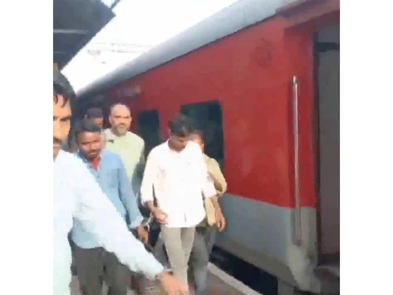 Suspects arrested by Delhi Police in Tamil Nadu (Photo/ANI) Suspects arrested by Delhi Police in Tamil Nadu (Photo/ANI)