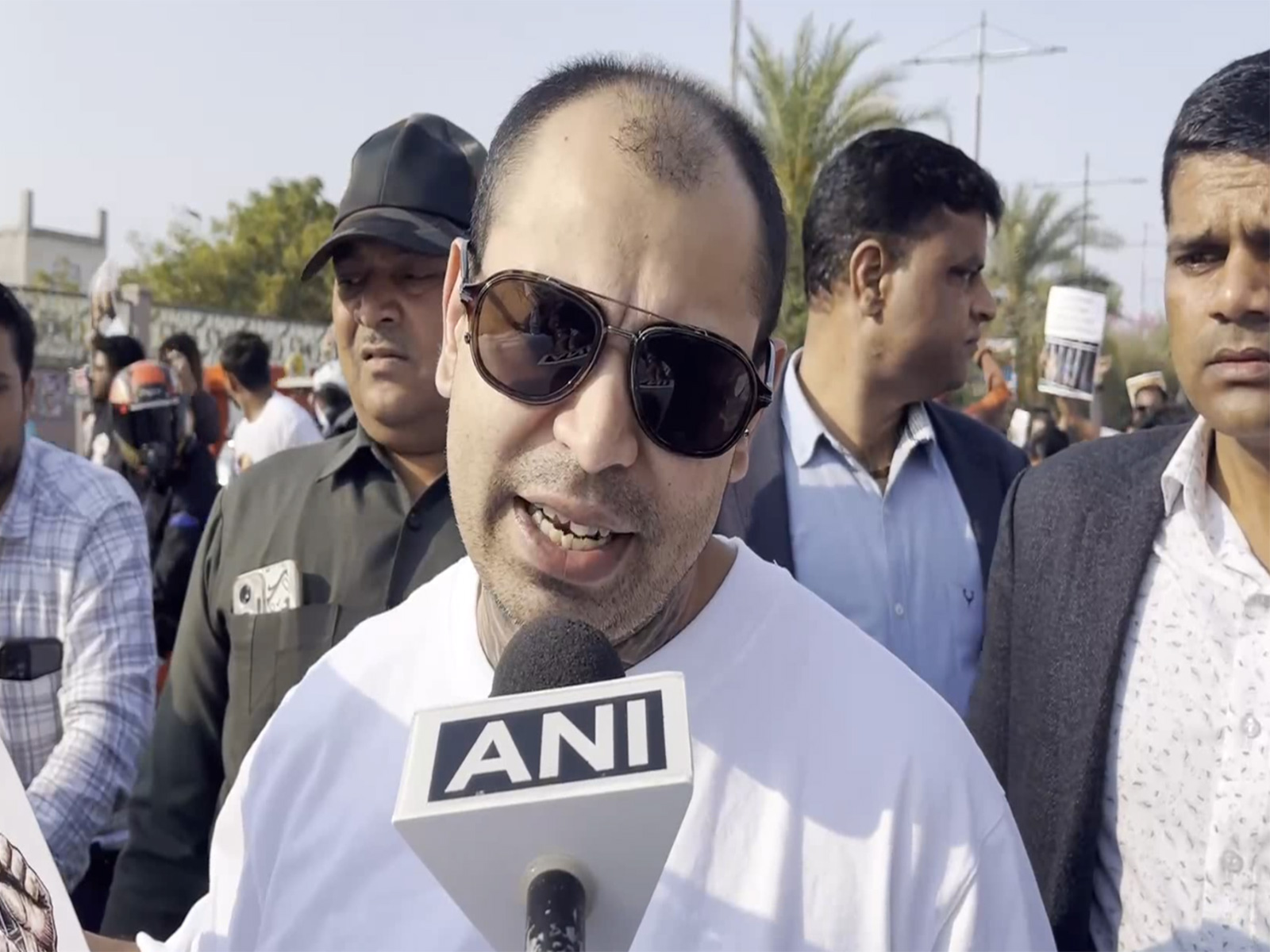 Prateek Yadav joins rally in support for stray dogs (Photo/ANI)