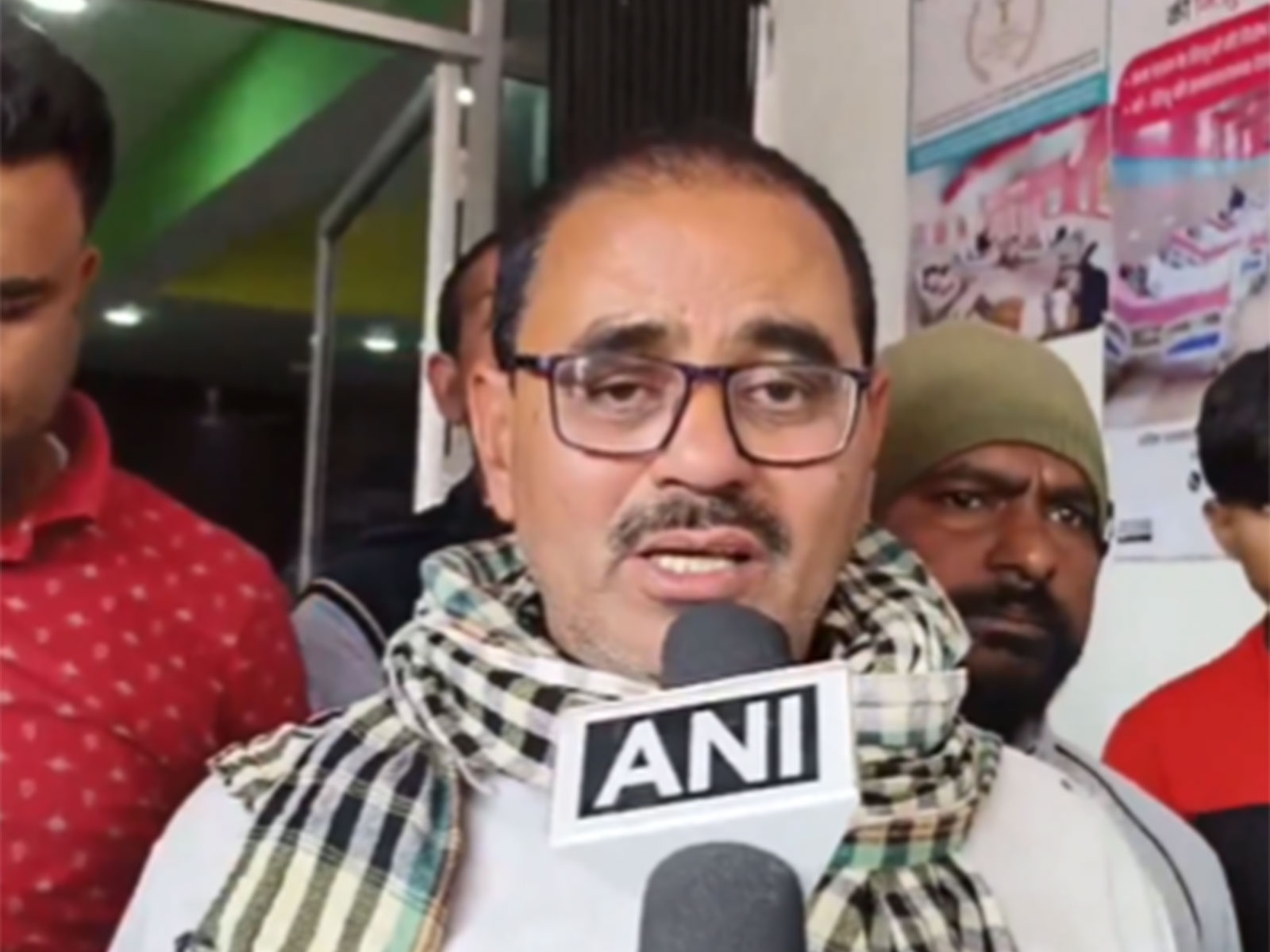 Father of the deceased Dr Vikash Kumar Gupta (Photo/ANI) Father of the deceased Dr Vikash Kumar Gupta (Photo/ANI)