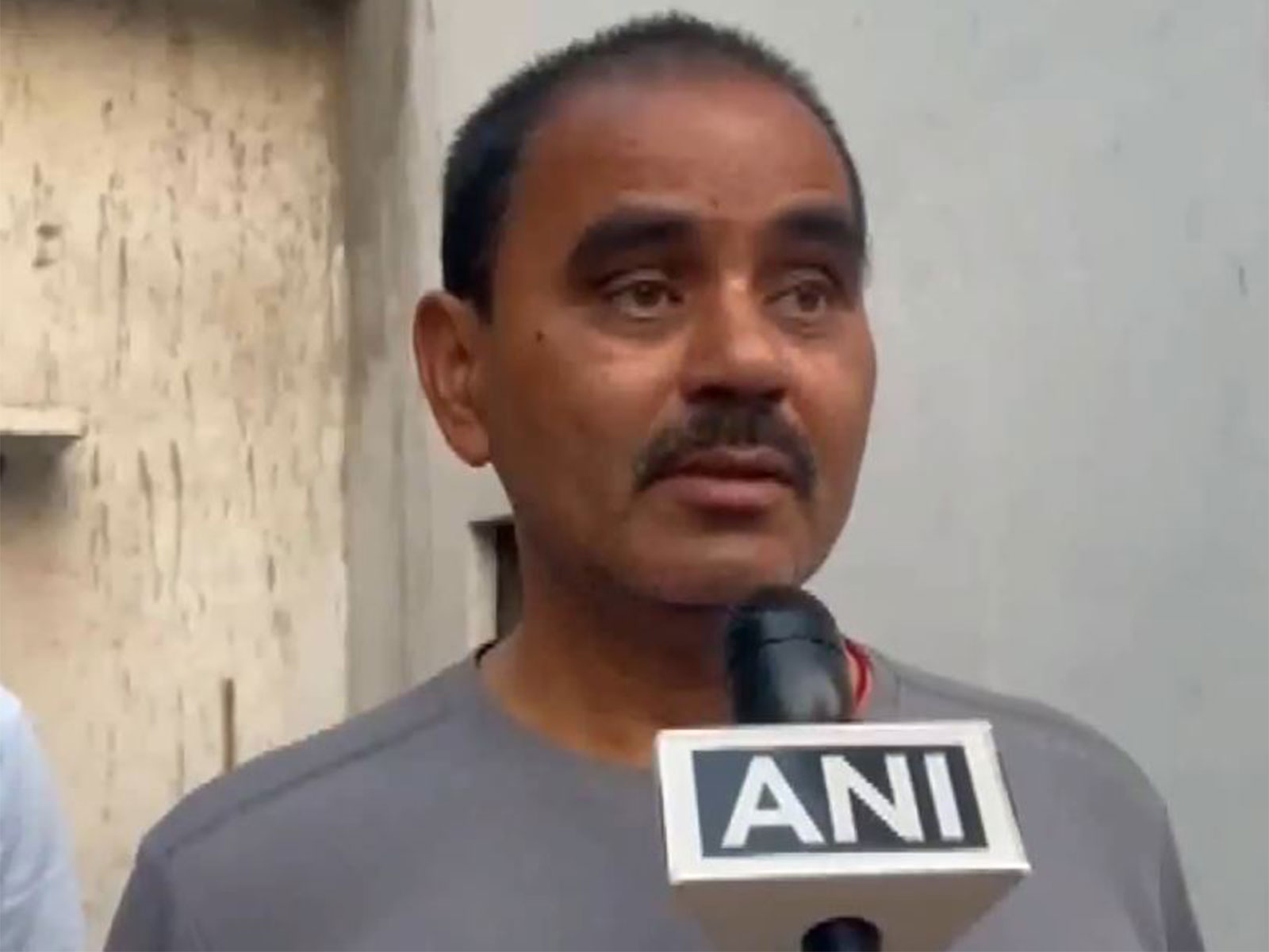 Father of the deceased Dr Vikash Kumar Gupta (Photo/ANI) Father of the deceased Dr Vikash Kumar Gupta (Photo/ANI)