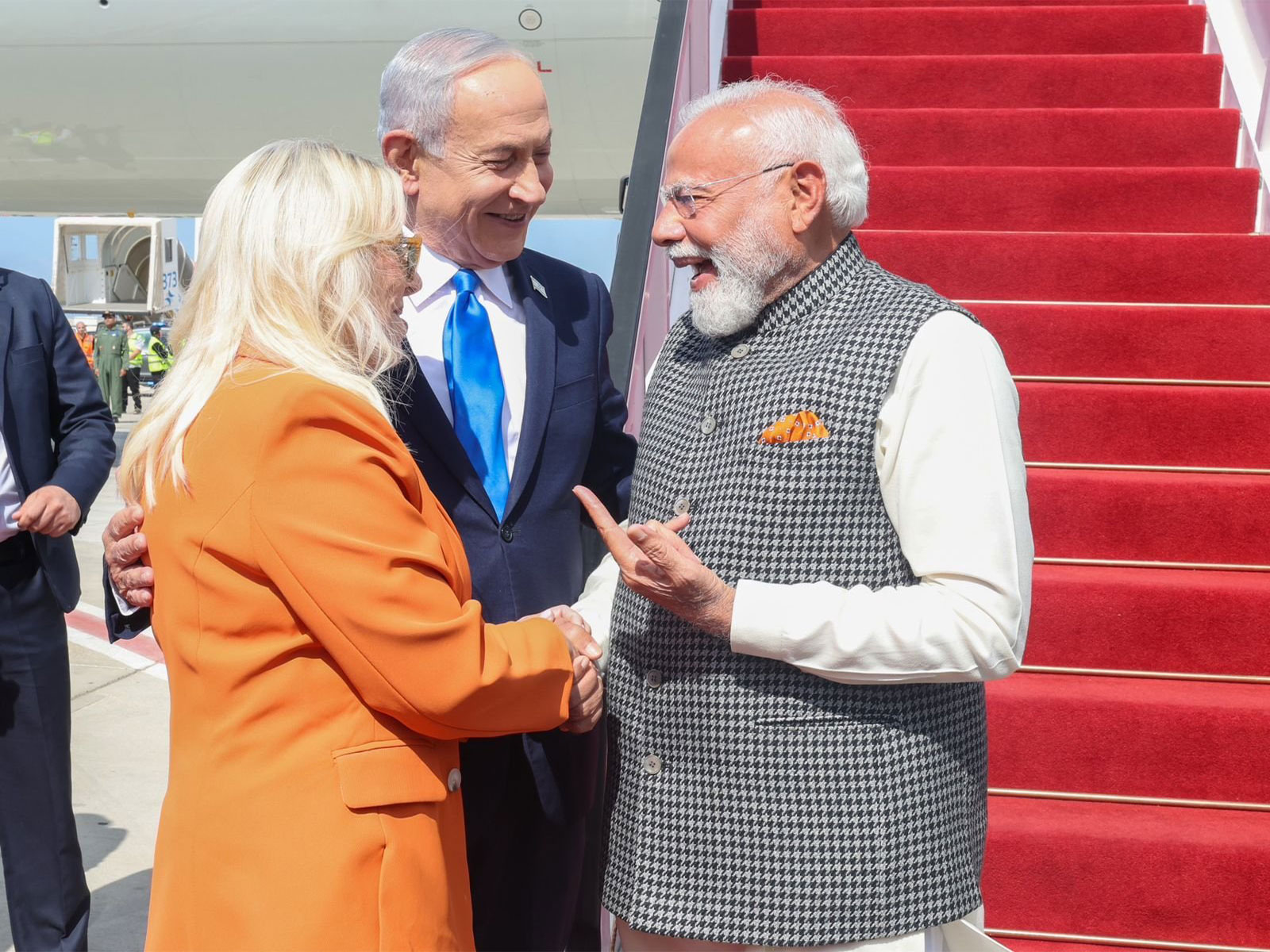 PM Modi with Israeli PM Benjamin Netanyahu and wife Sara Netanyahu (Photo/X@NarendraModi) PM Modi with Israeli PM Benjamin Netanyahu and wife Sara Netanyahu (Photo/X@NarendraModi)