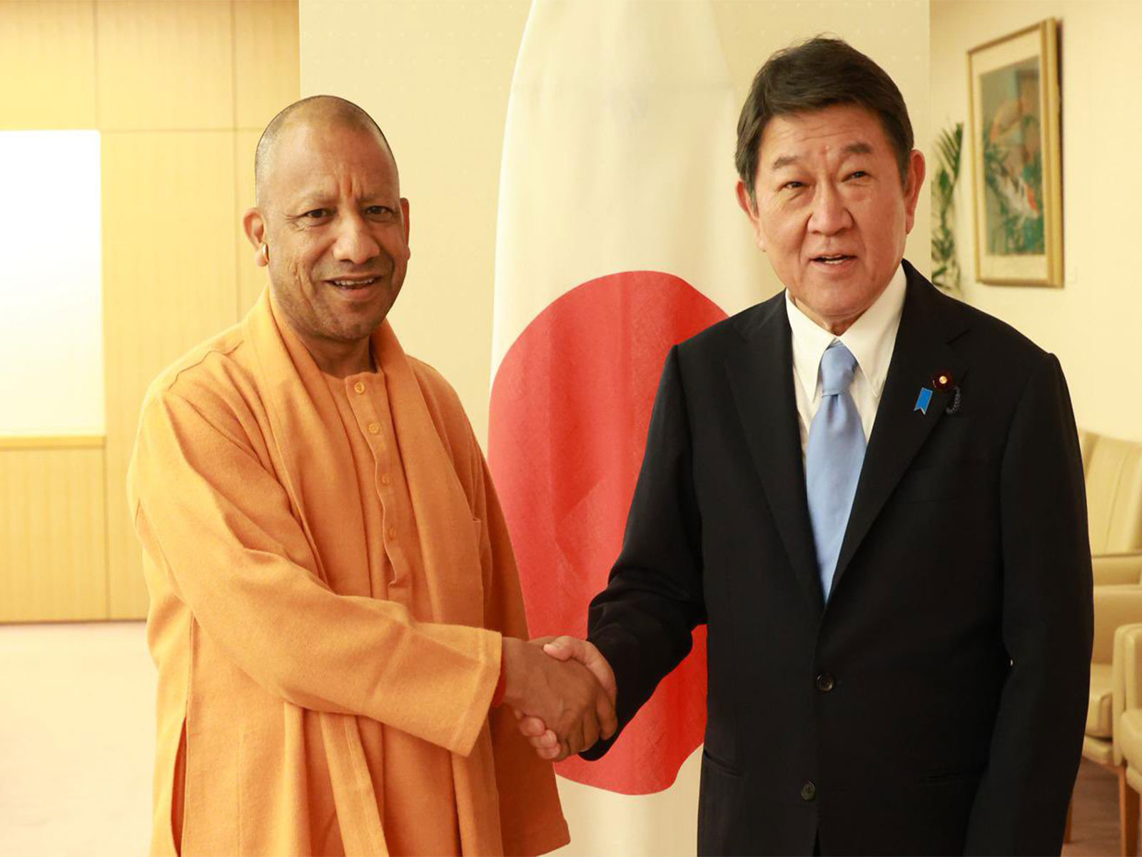 Chief Minister of Uttar Pradesh Yogi Adityanath  with Japan’s Foreign Minister Toshimitsu Motegi (Photo: X@IndianEmbTokyo)