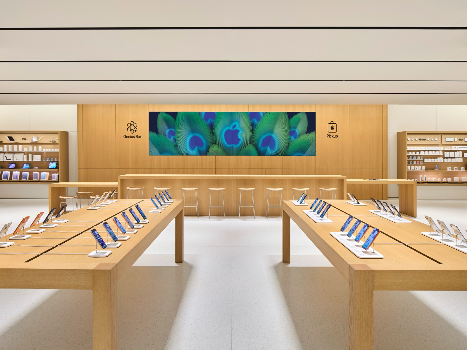 Apple Borivali opens (Image: Apple)