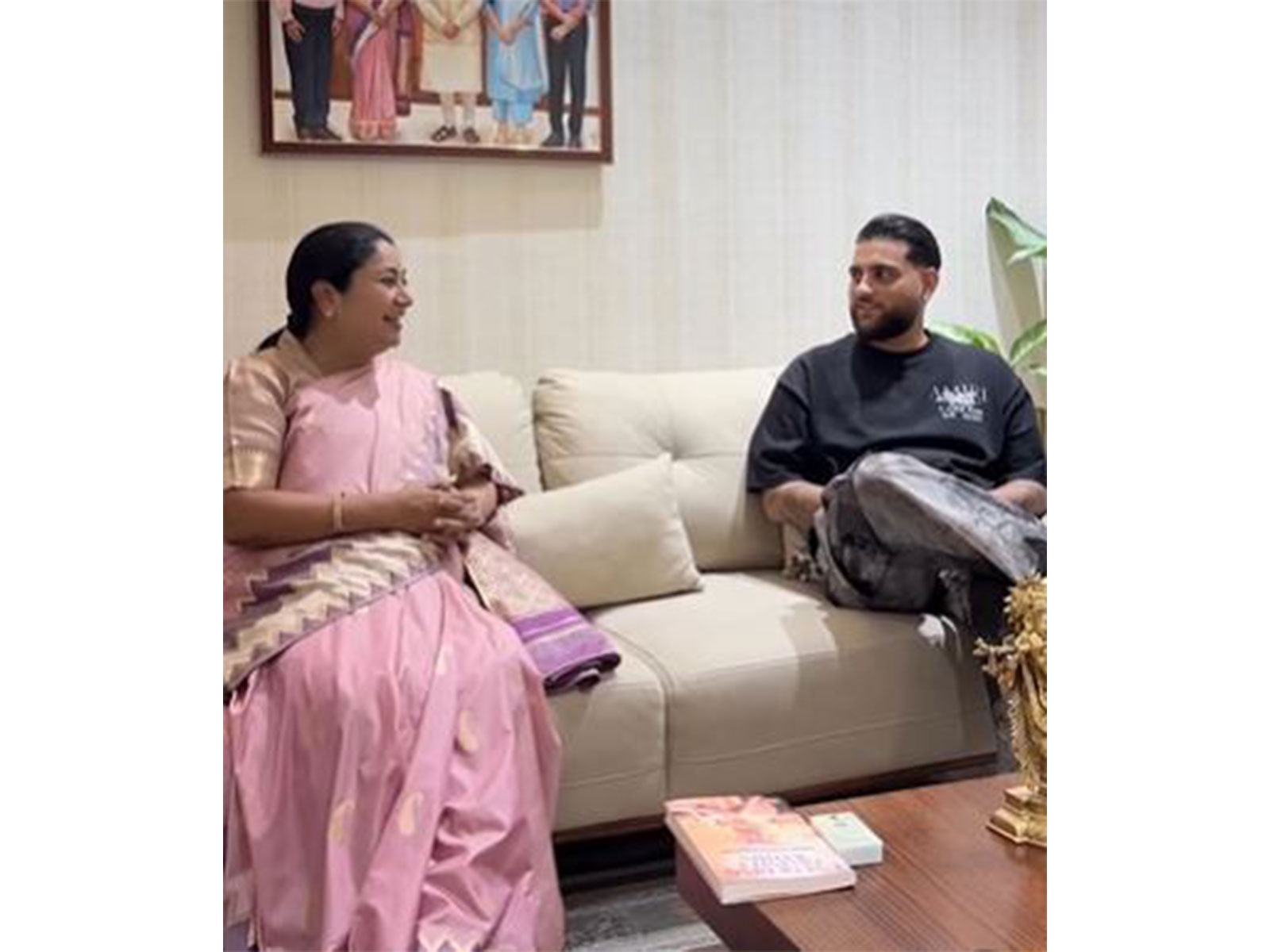 Delhi CM Rekha Gupta and singer Karan Aujla (Image source: Instagram@officialrekhagupta) Delhi CM Rekha Gupta and singer Karan Aujla (Image source: Instagram@officialrekhagupta)