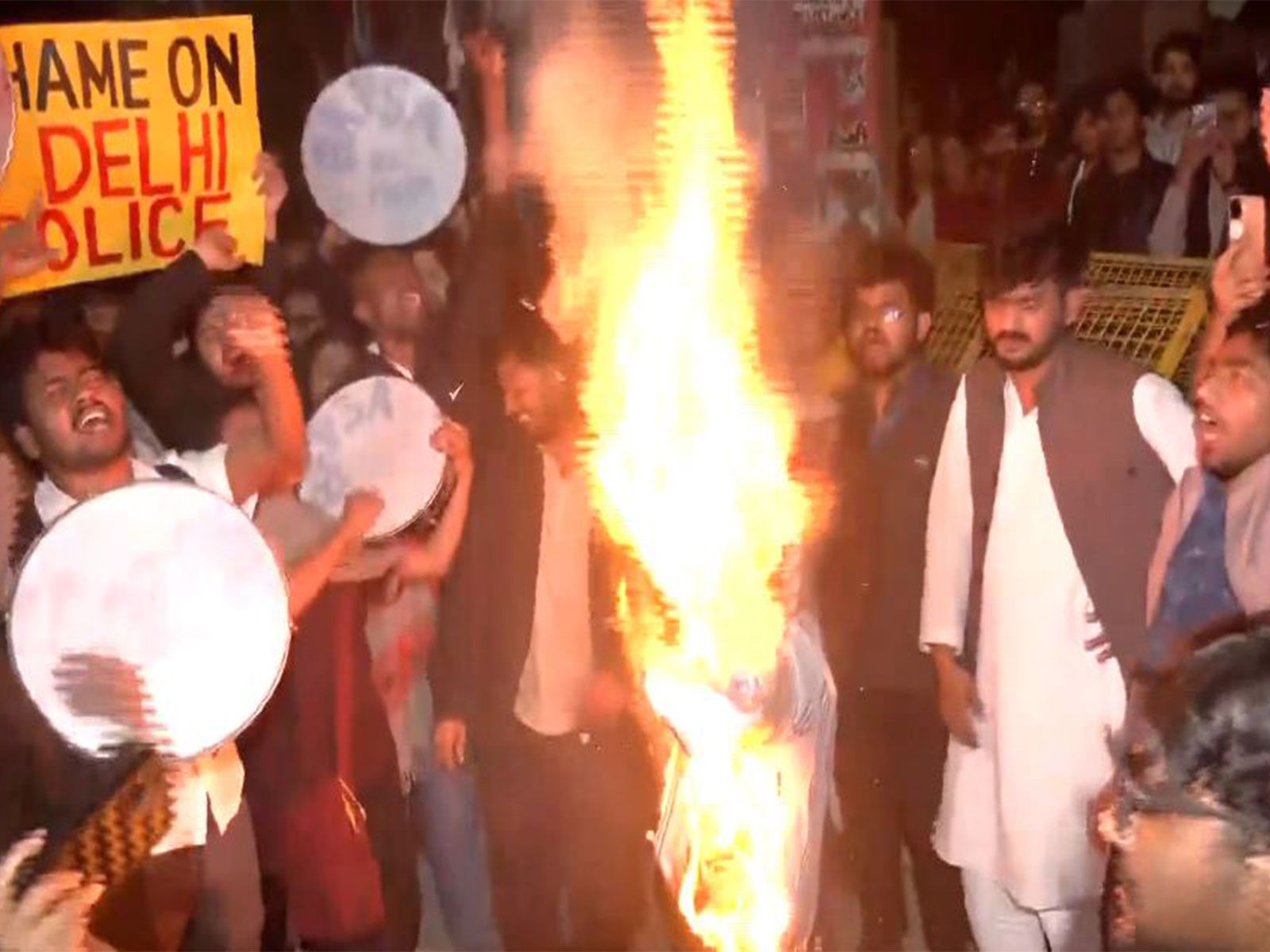 Effigy of the JNU VC burnt during protest (Photo/ANI) Effigy of the JNU VC burnt during protest (Photo/ANI)