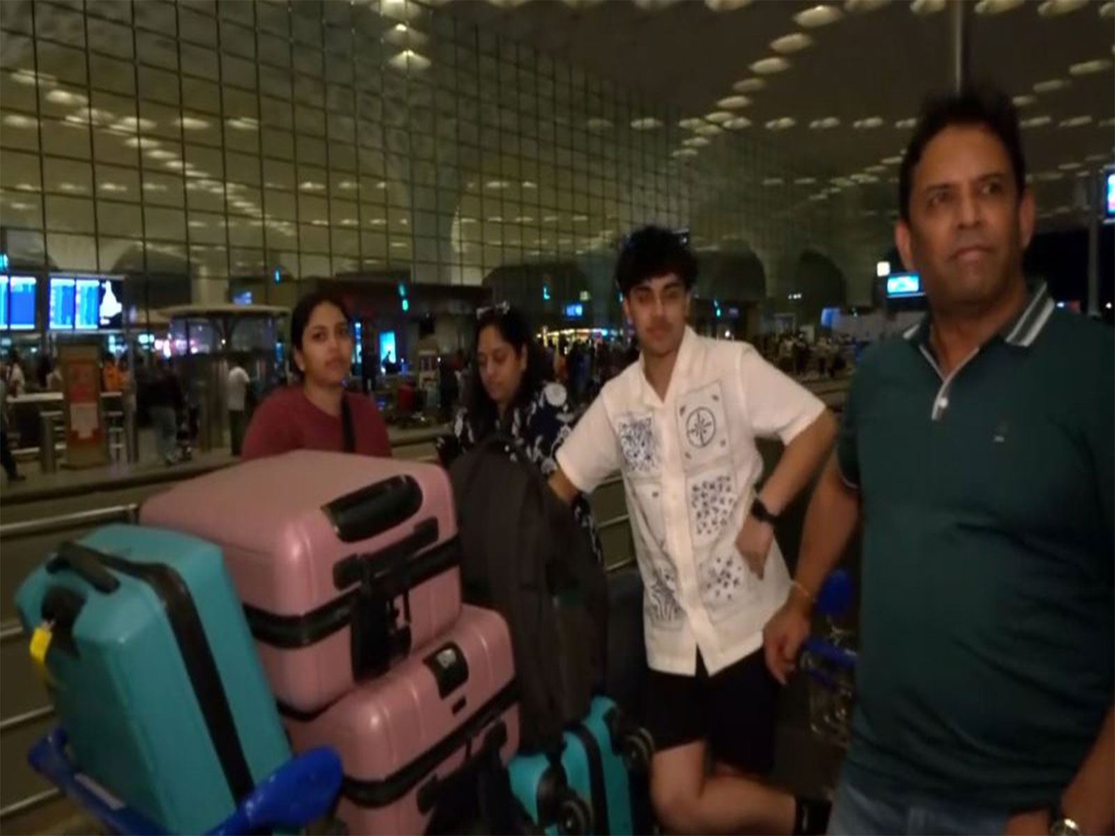 Passengers stranded at Chhatrapati Shivaji Maharaj International Airport (Photo/ANI) 