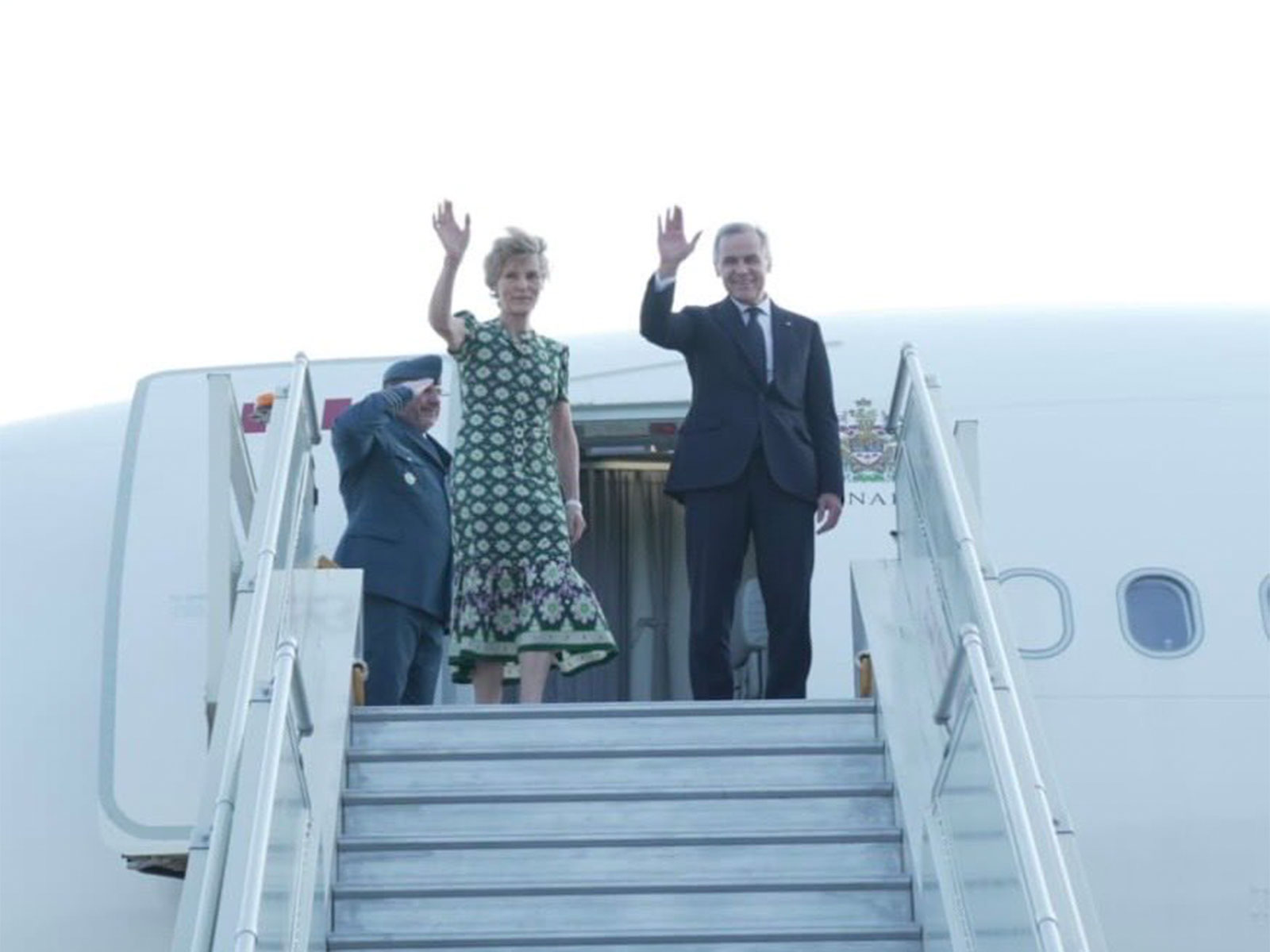 Canadian Prime Minister Mark Carney and his spouse depart India after concluding the official visit. (Photo: X/@MEAIndia)