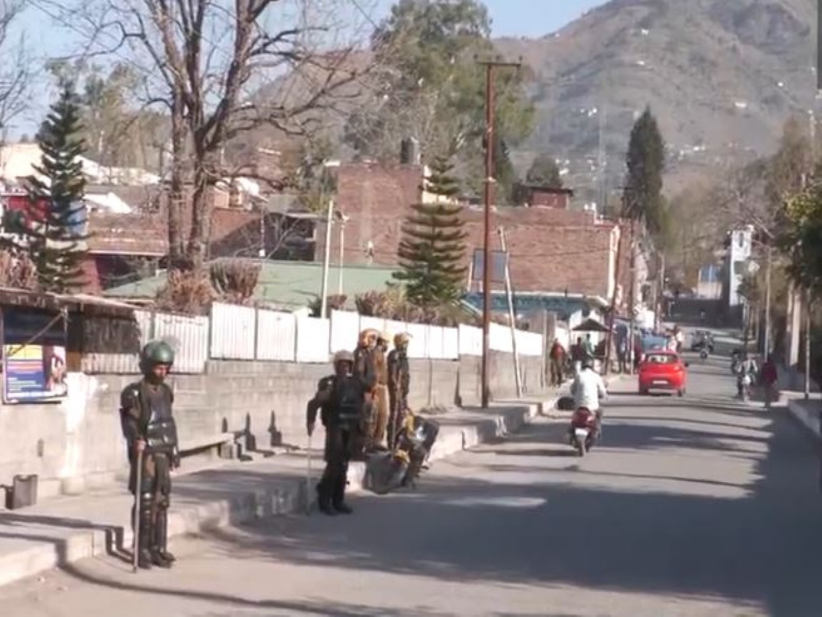 Shutdown in Jammu and Kashmir's Poonch district (Photo/ANI) Shutdown in Jammu and Kashmir's Poonch district (Photo/ANI)