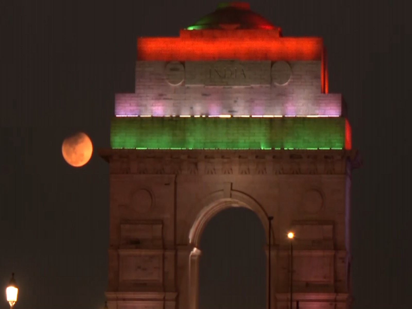 Lunar Eclipse in New Delhi (Photo/ANI)