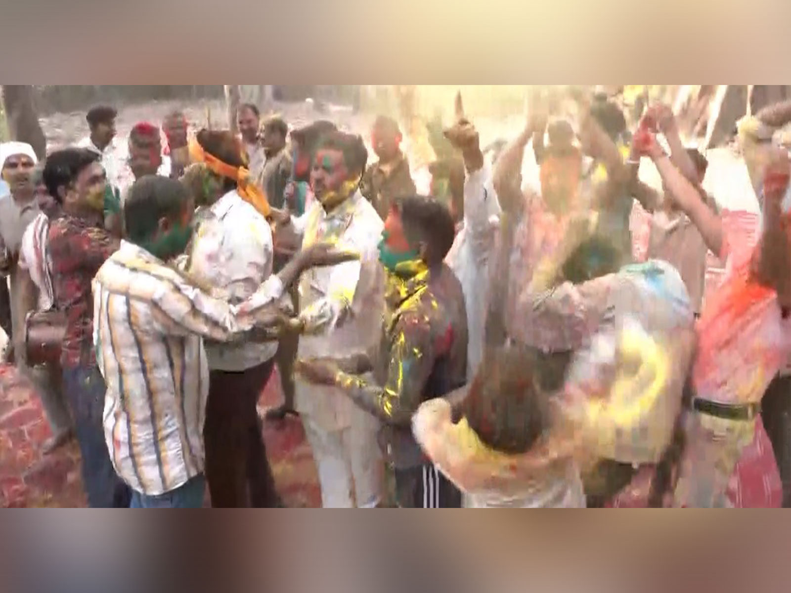 Holi in Armitsar, Punjab (Photo/ANI) Holi in Armitsar, Punjab (Photo/ANI)
