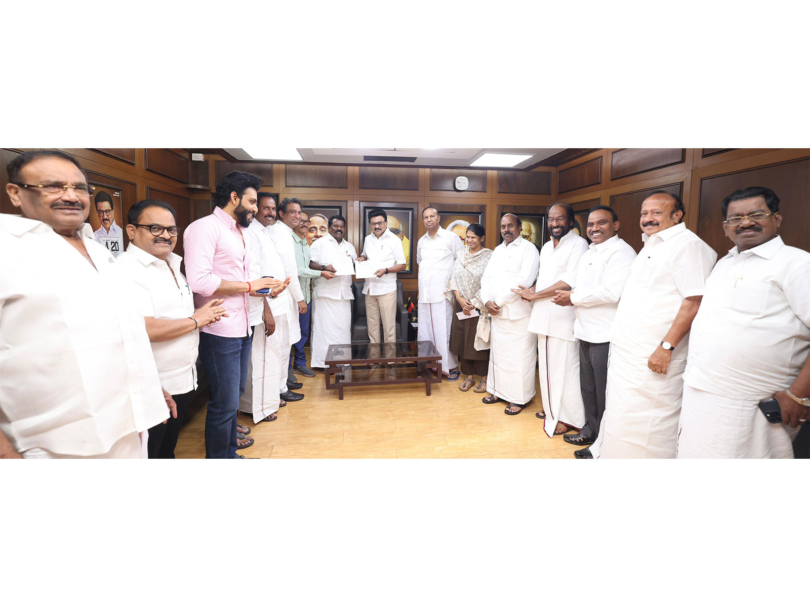 Congress shakes hands with DMK on seat-sharing deal to contest 28 assembly, one RS seat in Tamil Nadu (Photo/DMK) Congress shakes hands with DMK on seat-sharing deal to contest 28 assembly, one RS seat in Tamil Nadu (Photo/DMK)
