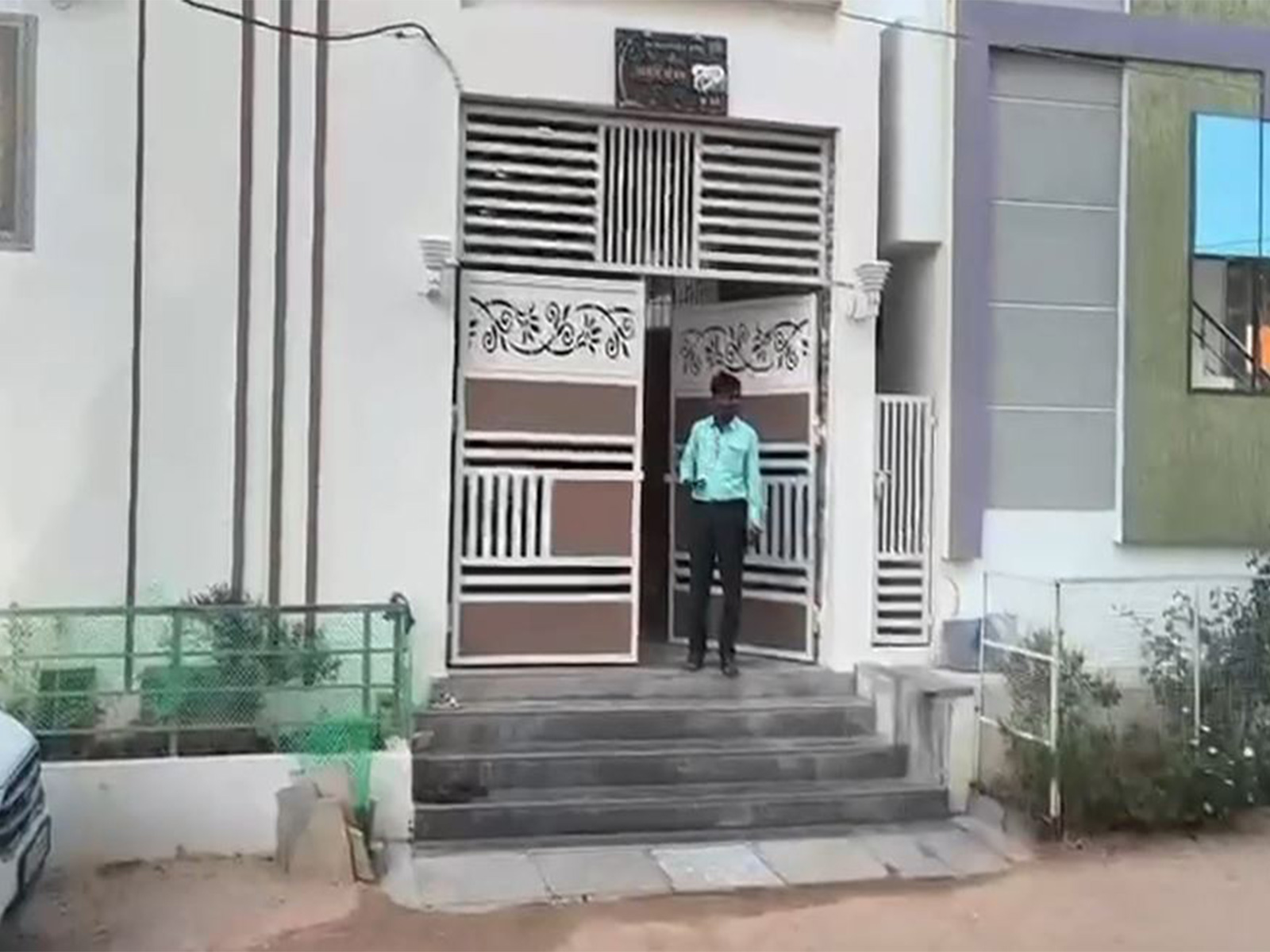 Lokayukta raid in house of Veeresh (Photo/ANI)