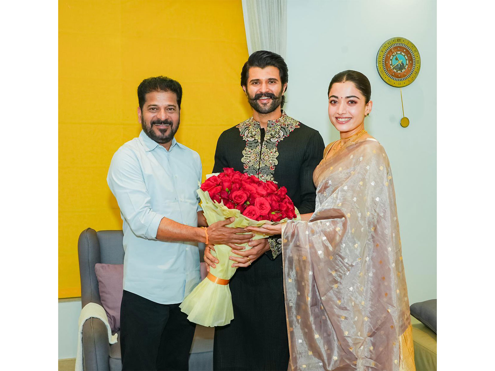 Revanth Reddy meets Vijay Deverakonda, Rashmika Mandanna (Photo/X/@@TheDeverakonda)