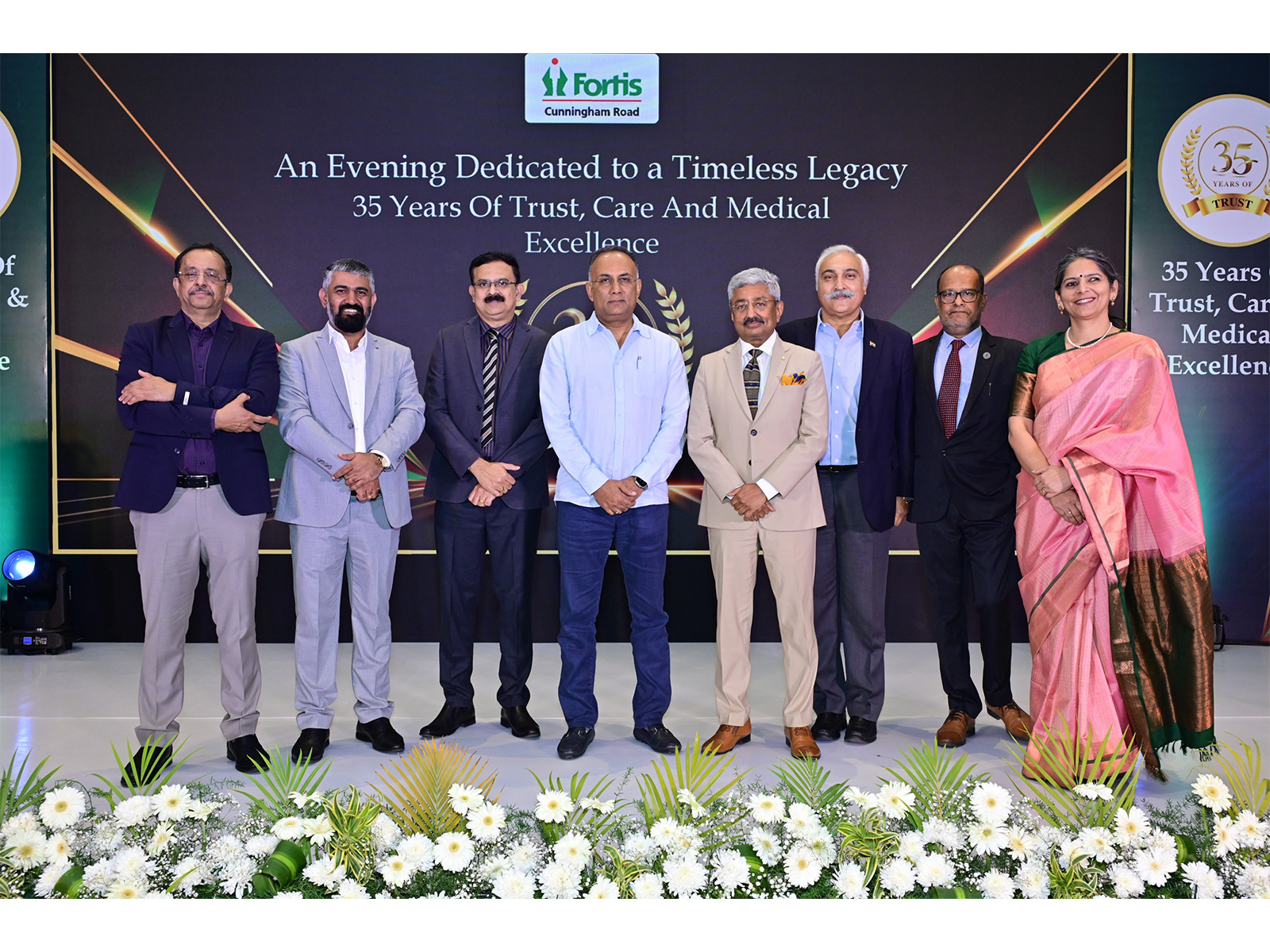 Shri Dinesh Gundu Rao, Hon’ble Minister for Health & Family Welfare, Govt of Karnataka, with senior clinicians & Fortis leadership at the 35yr celebration of Fortis Cunningham Road
