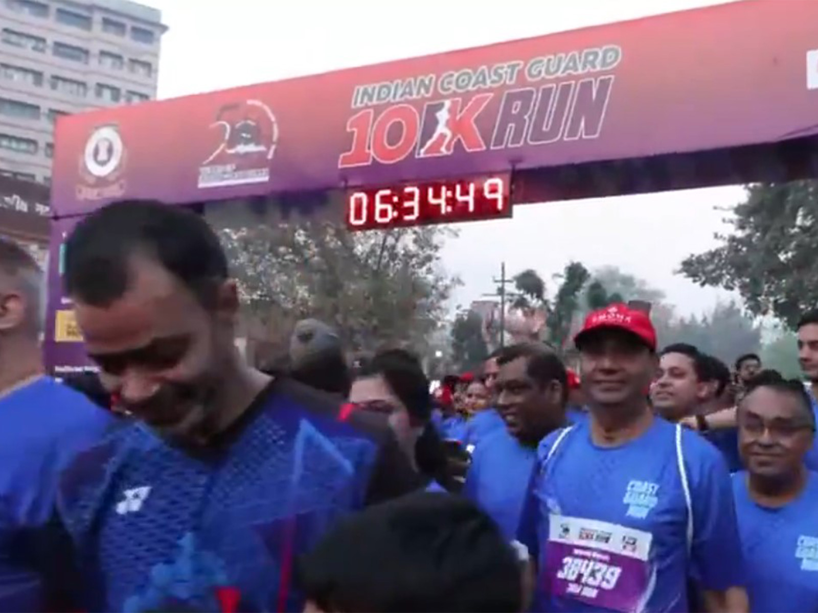 People participate in IGC 10K Run (Photo: ANI)