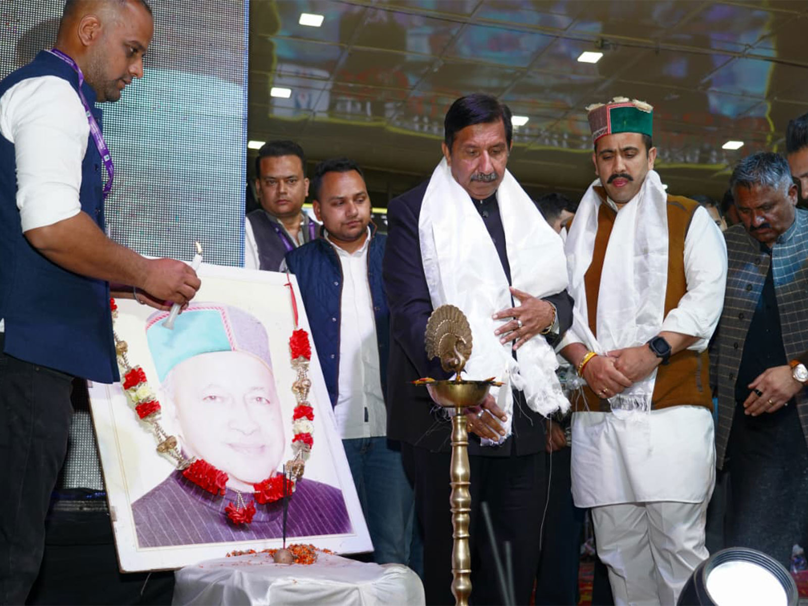 Mukesh Agnihotri participates at the Bushahr Carnival in Rampur, Shimla (Photo/ANI)