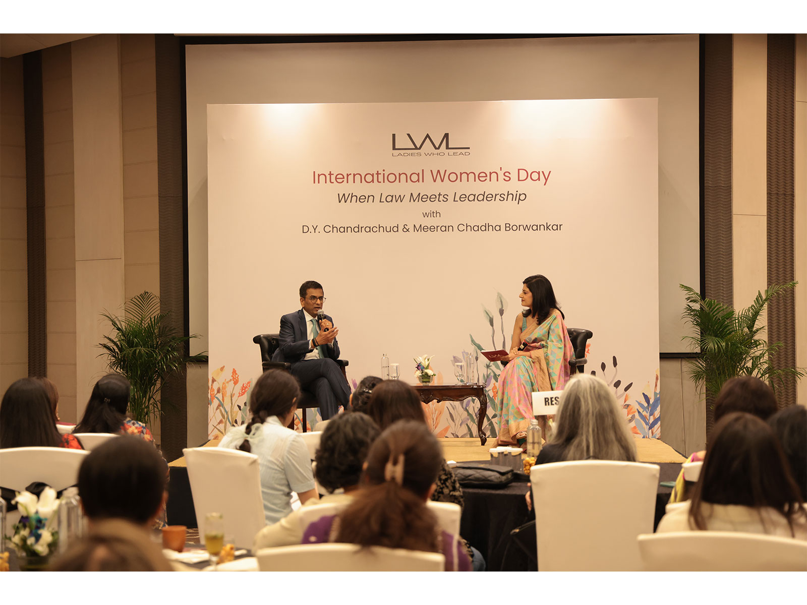 L to R - D.Y. Chandrachud (former Chief Justice of India), Aabha Bakaya (Founder of Ladies Who Lead)