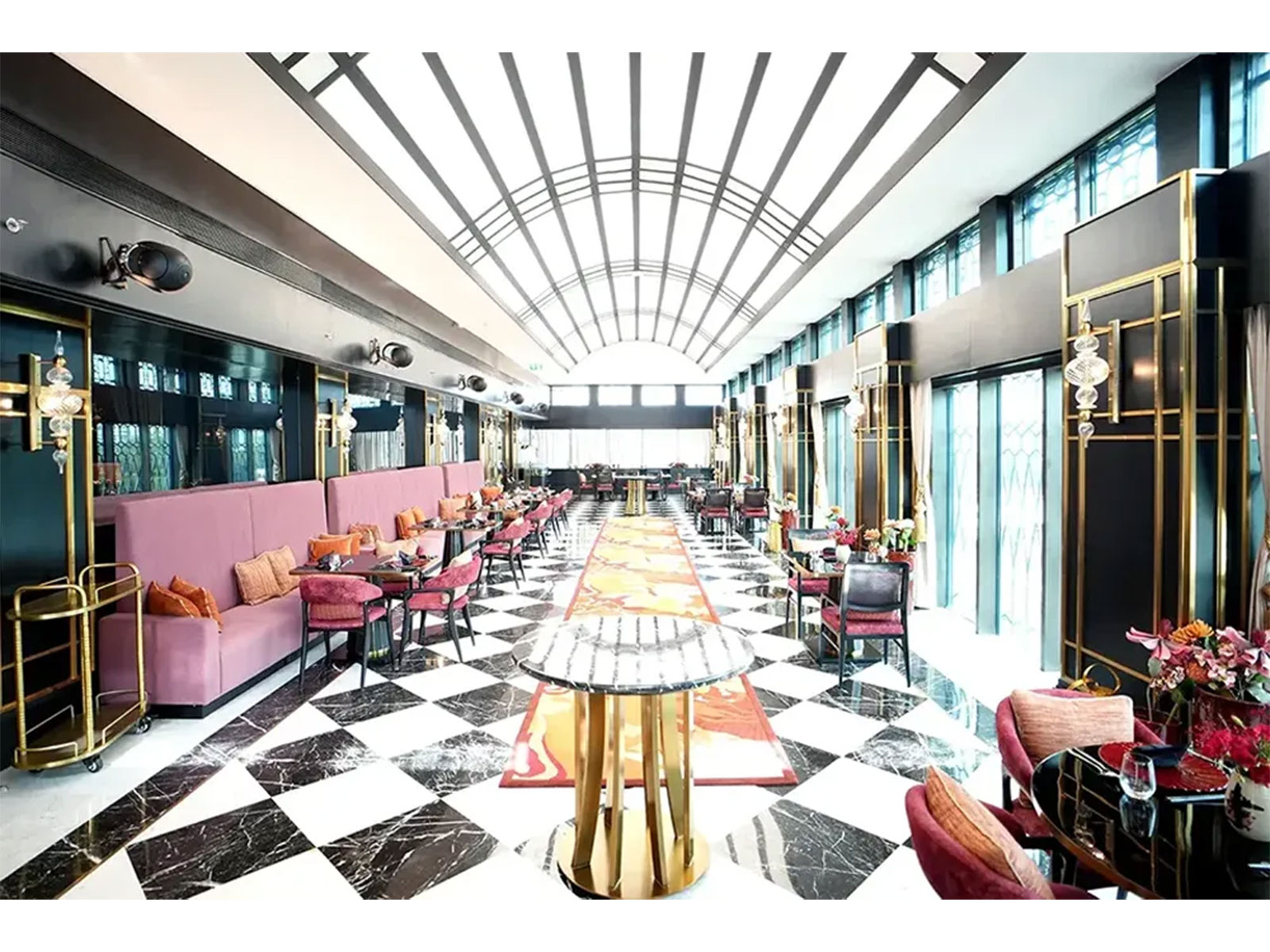 Premium audio, seamless collaboration and intelligent safety, all quietly powering a world-class hospitality experience