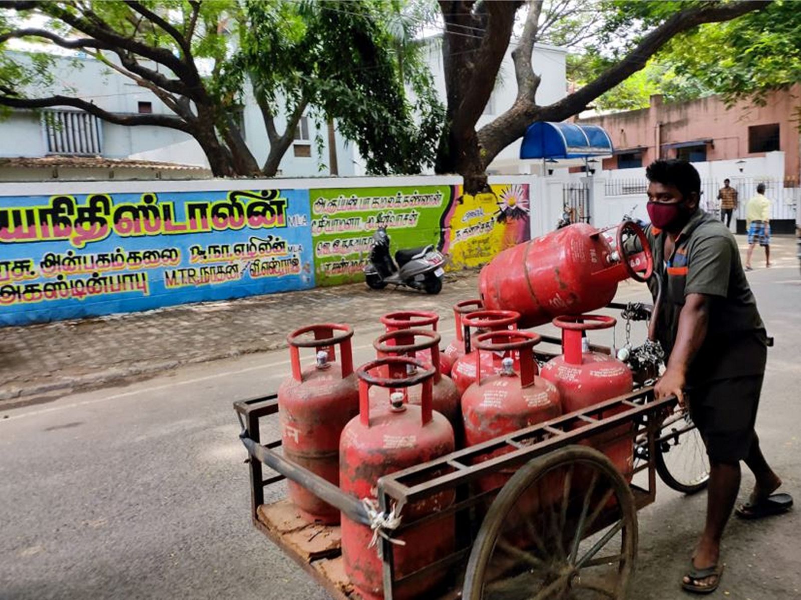 A File photo of a delivery man pushes a cart with gas cylinders at Nungambakkam in Chennai, Tamil Nadu (Photo/ANI) A File photo of a delivery man pushes a cart with gas cylinders at Nungambakkam in Chennai, Tamil Nadu (Photo/ANI)