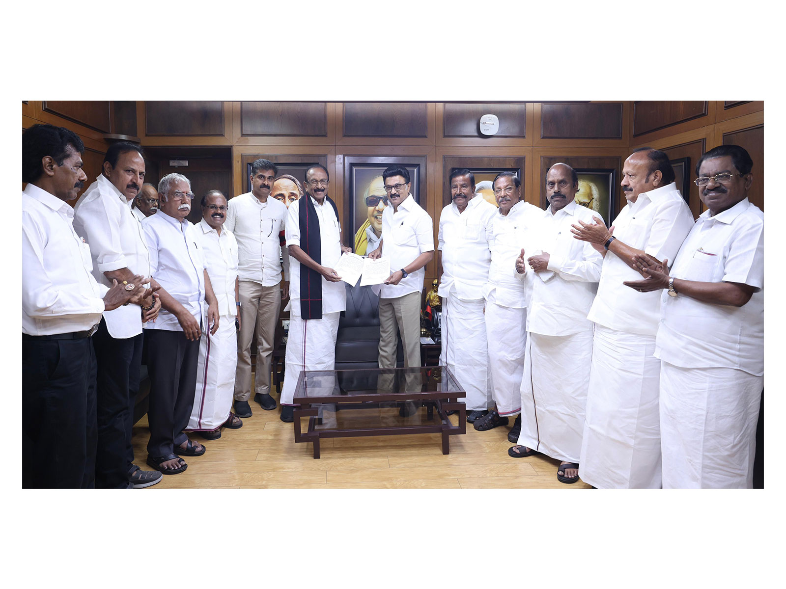 MDMK and DMK hold seat sharing talks (Photo/DMK) MDMK and DMK hold seat sharing talks (Photo/DMK)