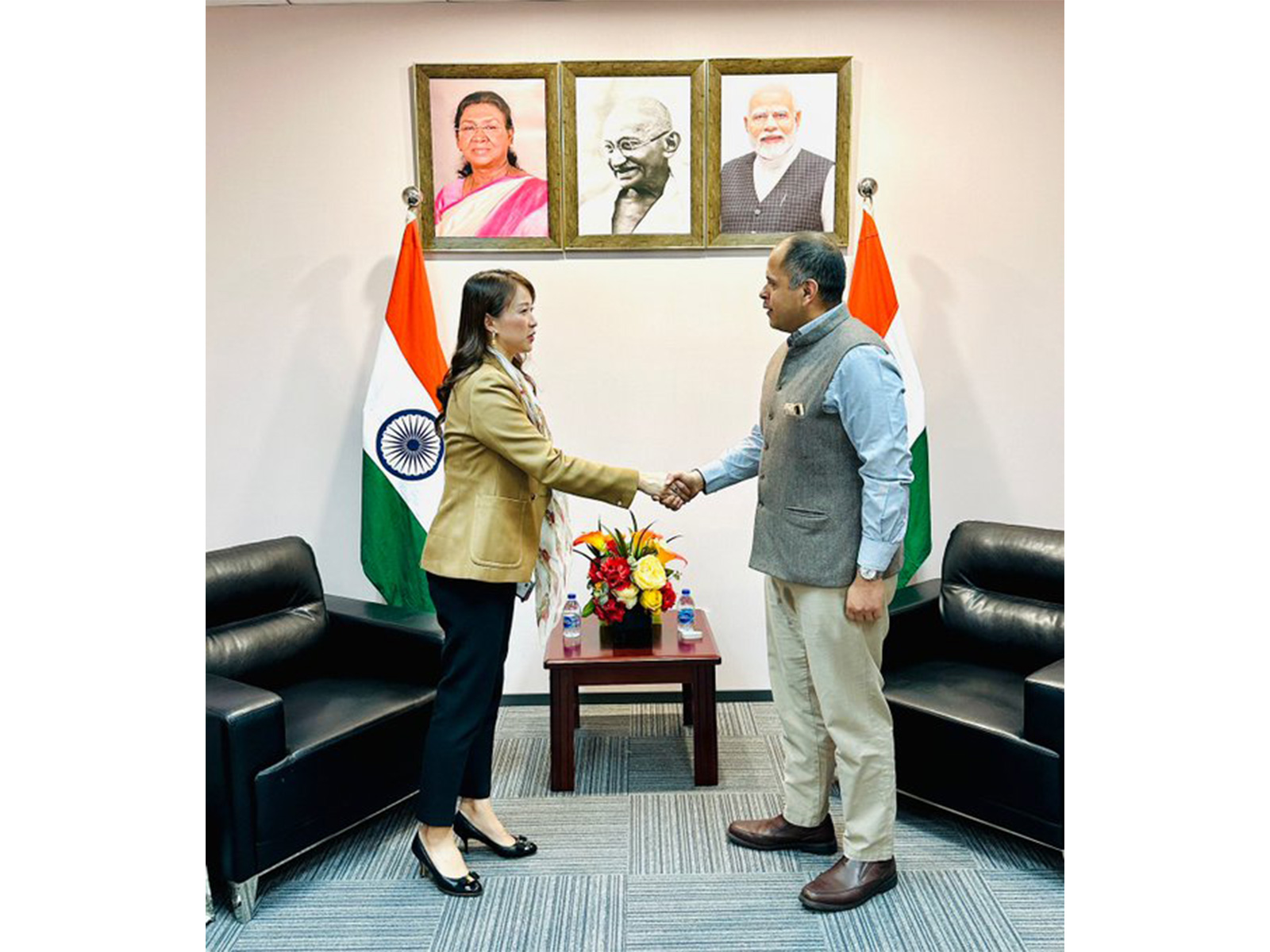 India’s Consul General in Shanghai, Pratik Mathur, meets Ant Group Vice President Carrie Suen to discuss fintech innovation and digital economy cooperation in Shanghai, China. (Photo: X/@IndiaInShanghai)