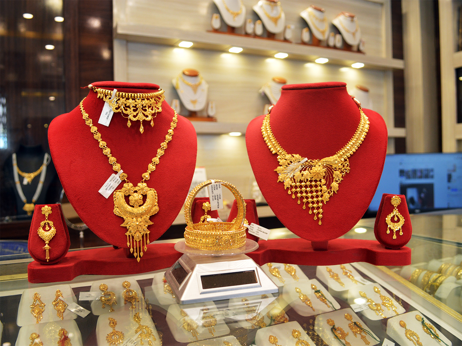 Gold necklaces displayed at a jewellery shop. (File Photo/ANI)) Gold necklaces displayed at a jewellery shop. (File Photo/ANI))