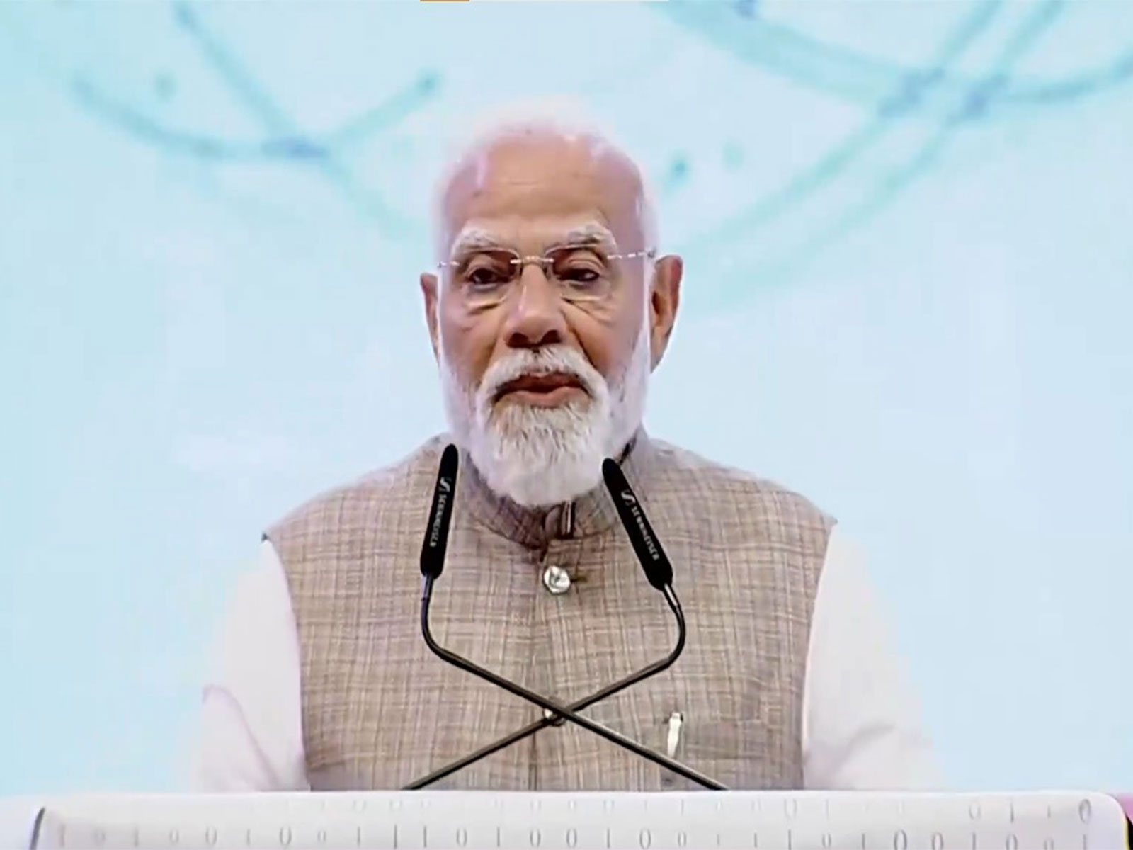 PM Modi distributes land pattas, launches projects worth Rs. 19,577.58 crore in Assam (Photo/X@narendramodi)