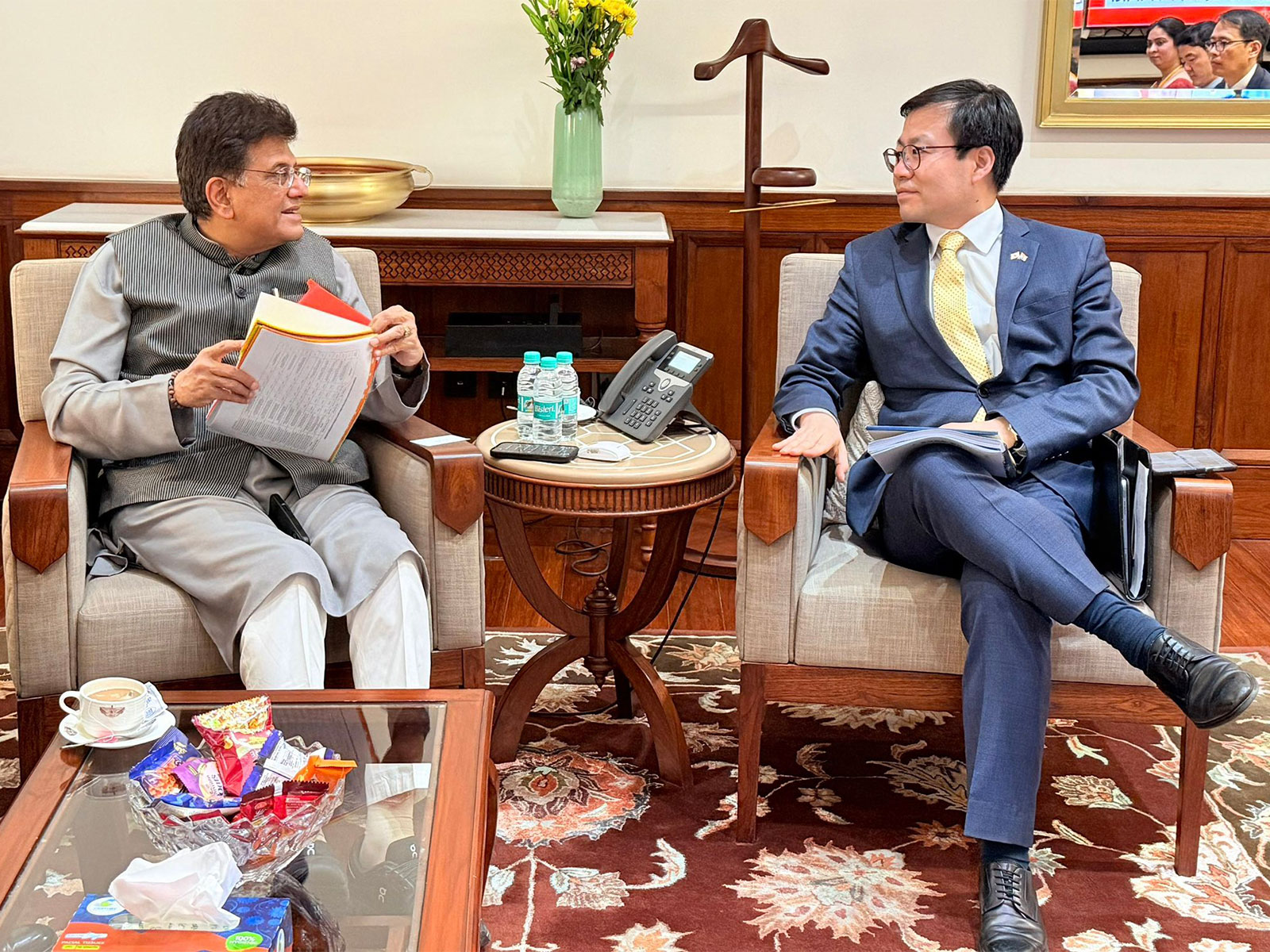  Piyush Goyal meets Korea Trade Minister Yeo Han-Koo (Photo-X@PiyushGoyal)