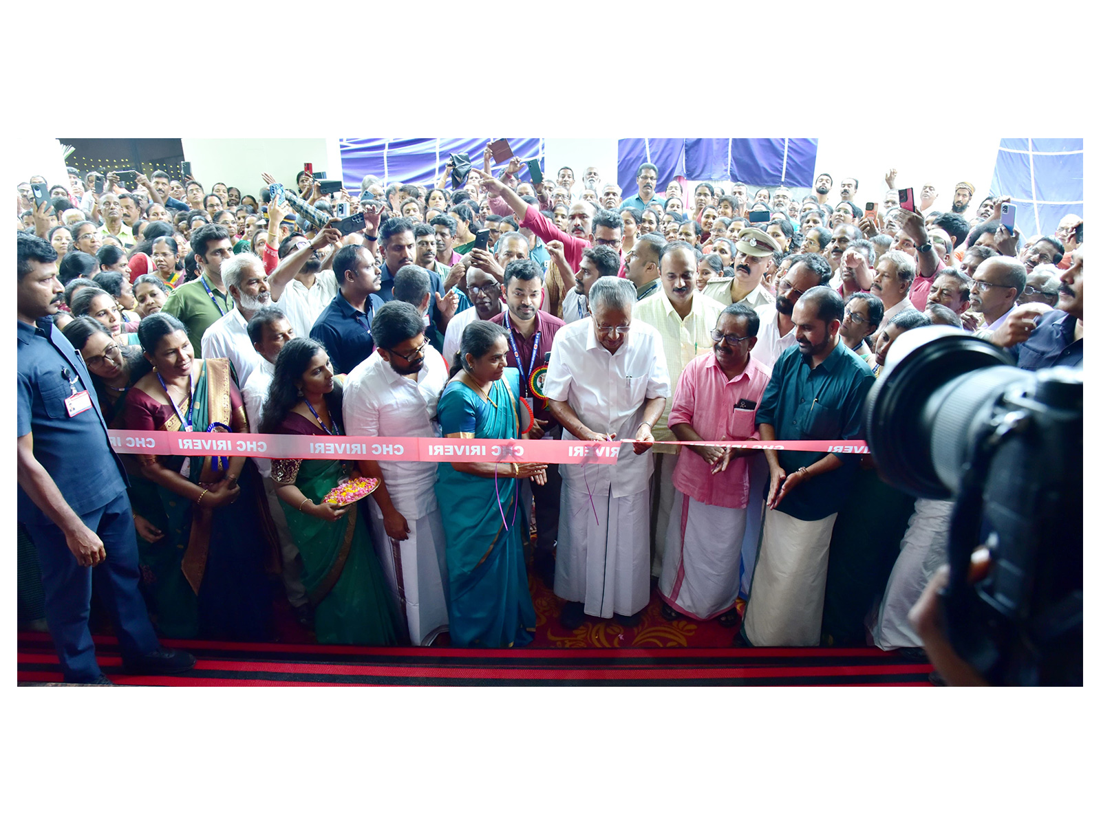 Kerala CM Pinarayi Vijayan inaugurates five-storey building of Iriveri Community Health Centre in Chakkarakkallu  (Photo/ANI)