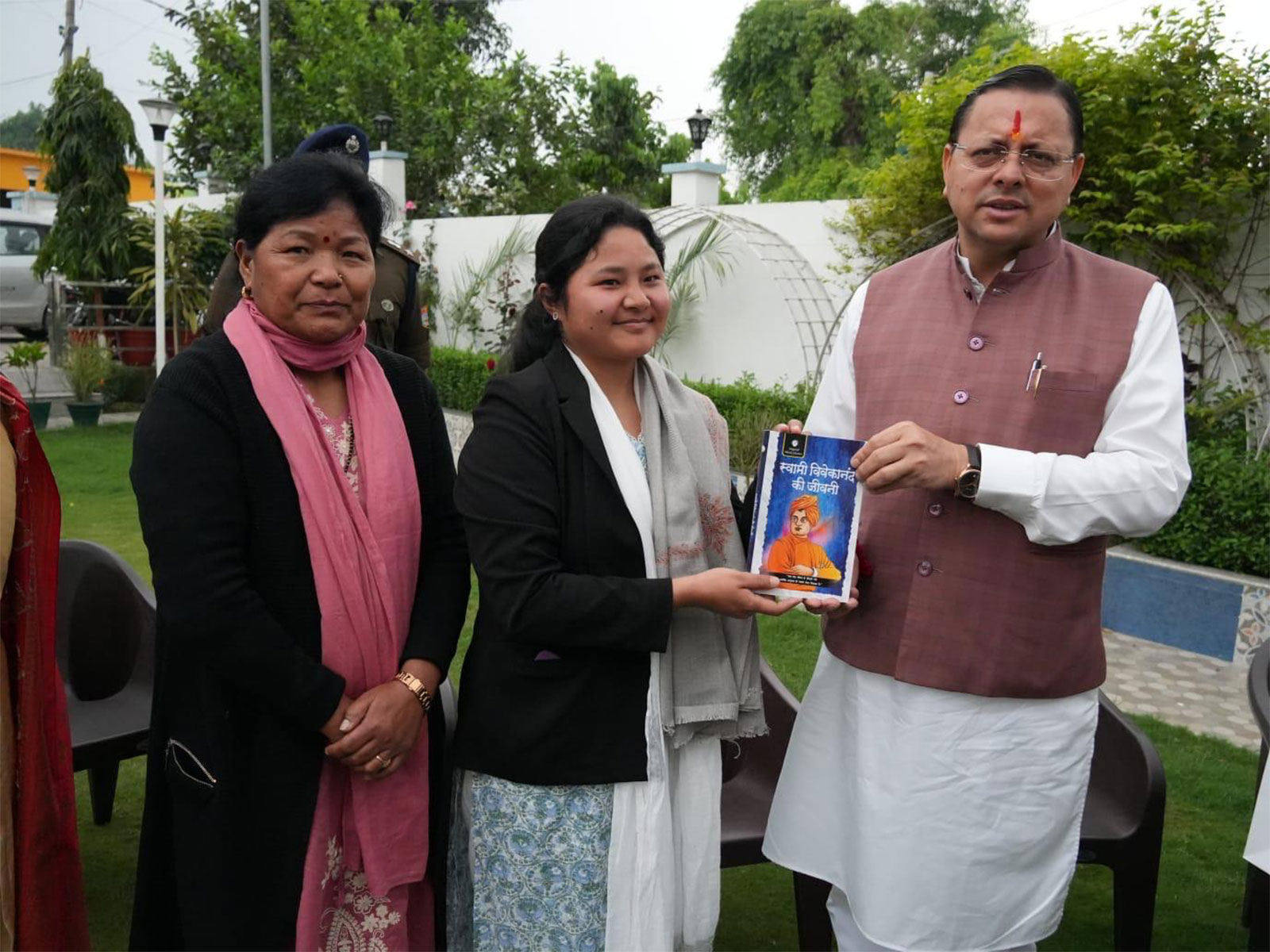 CM Pushkar Singh Dhami met with candidates who cleared the UPSC exam (Photo/ANI)