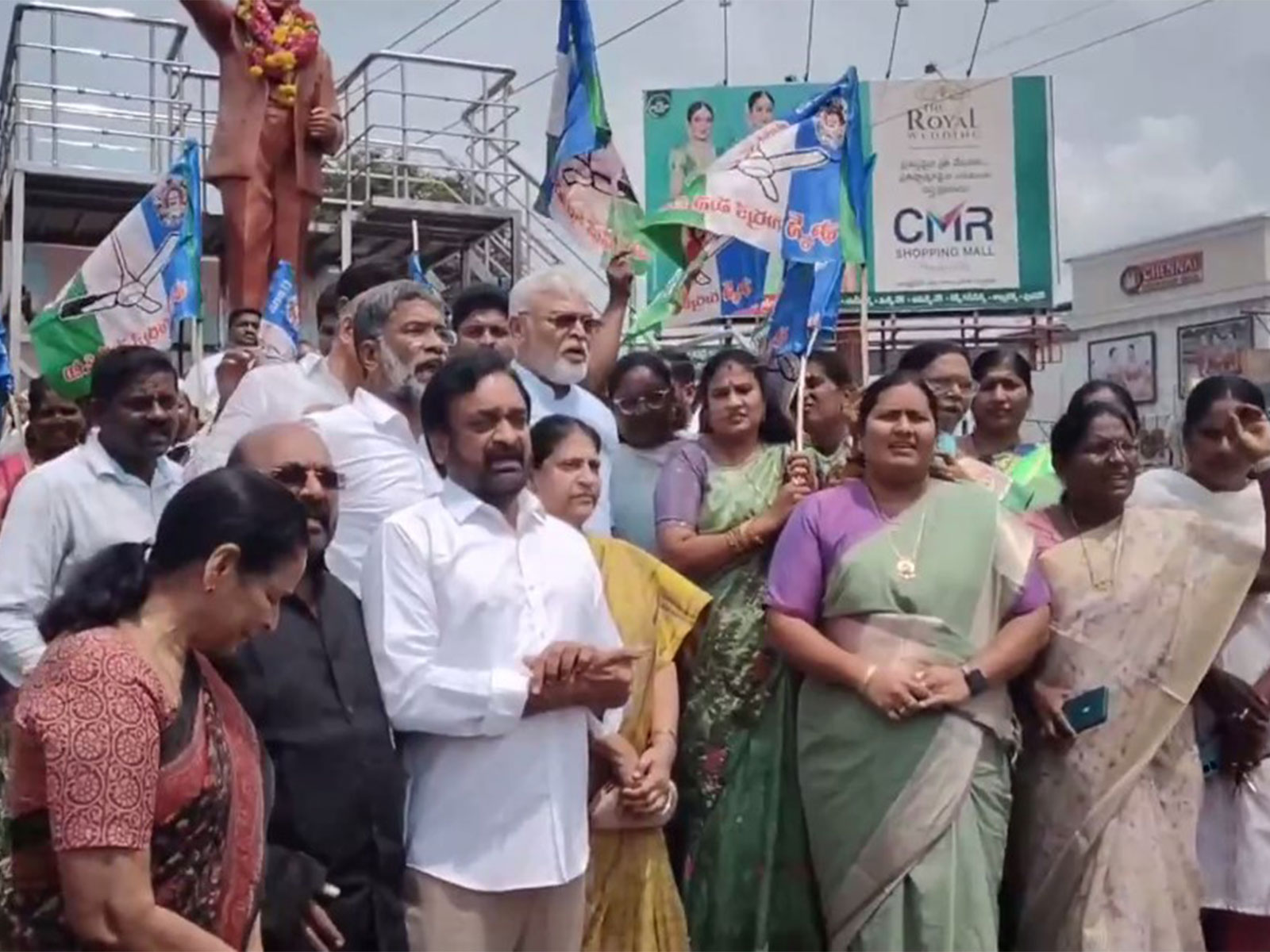 YSRCP leaders protest in Guntur against TTD chairman BR Naidu (Photo/ANI)