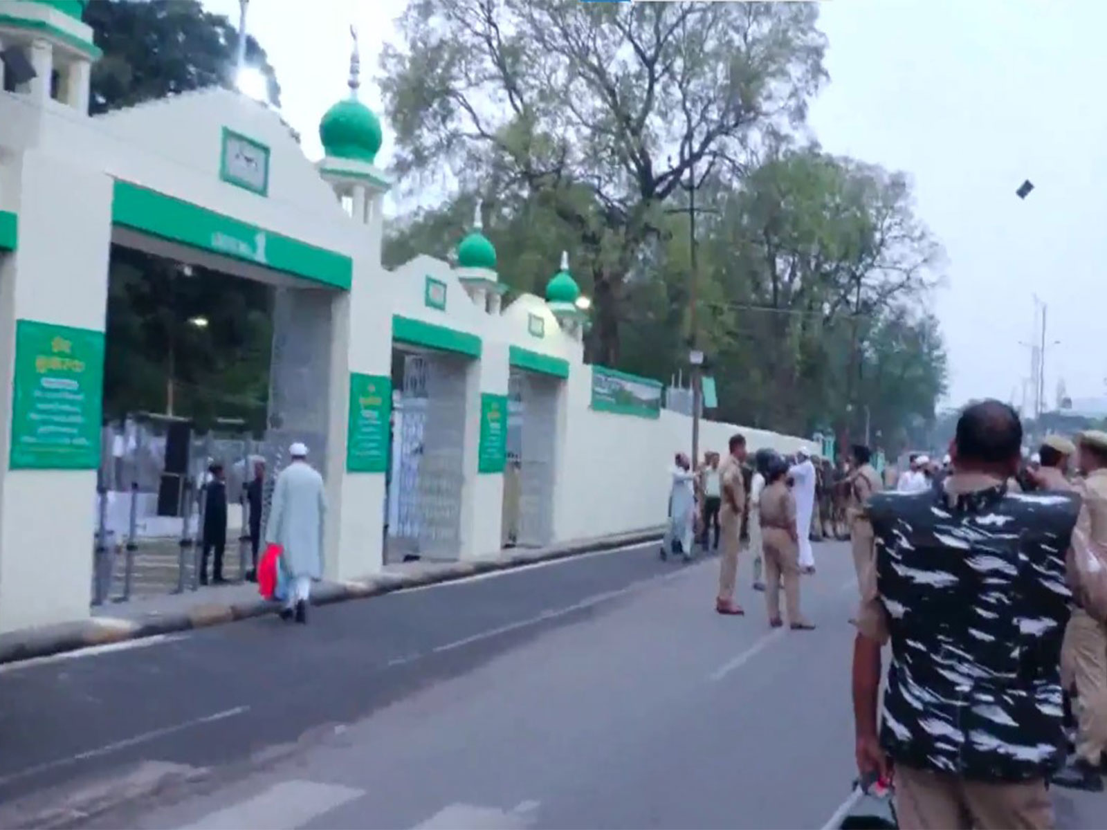Security deployed outside Badi Eidgah in Kanpur on Eid ul-Fitr (Photo/ANI)