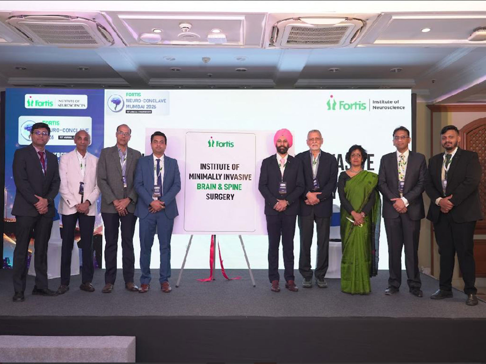  (C) Dr Vishal Beri, Dr Jayesh Sardhara, Dr Bishnu Panigrahi & Dr S. Narayani with clinicians at the launch of Fortis Institute of Minimally Invasive Brain & Spine Surgery, Mumbai