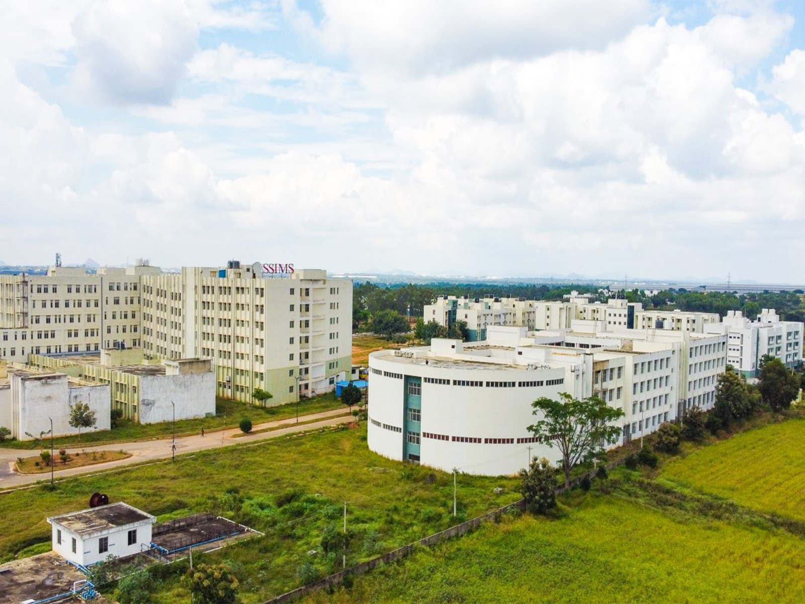 Nelamangala Siddhartha Medical College (Photo/ssimrc.in/)