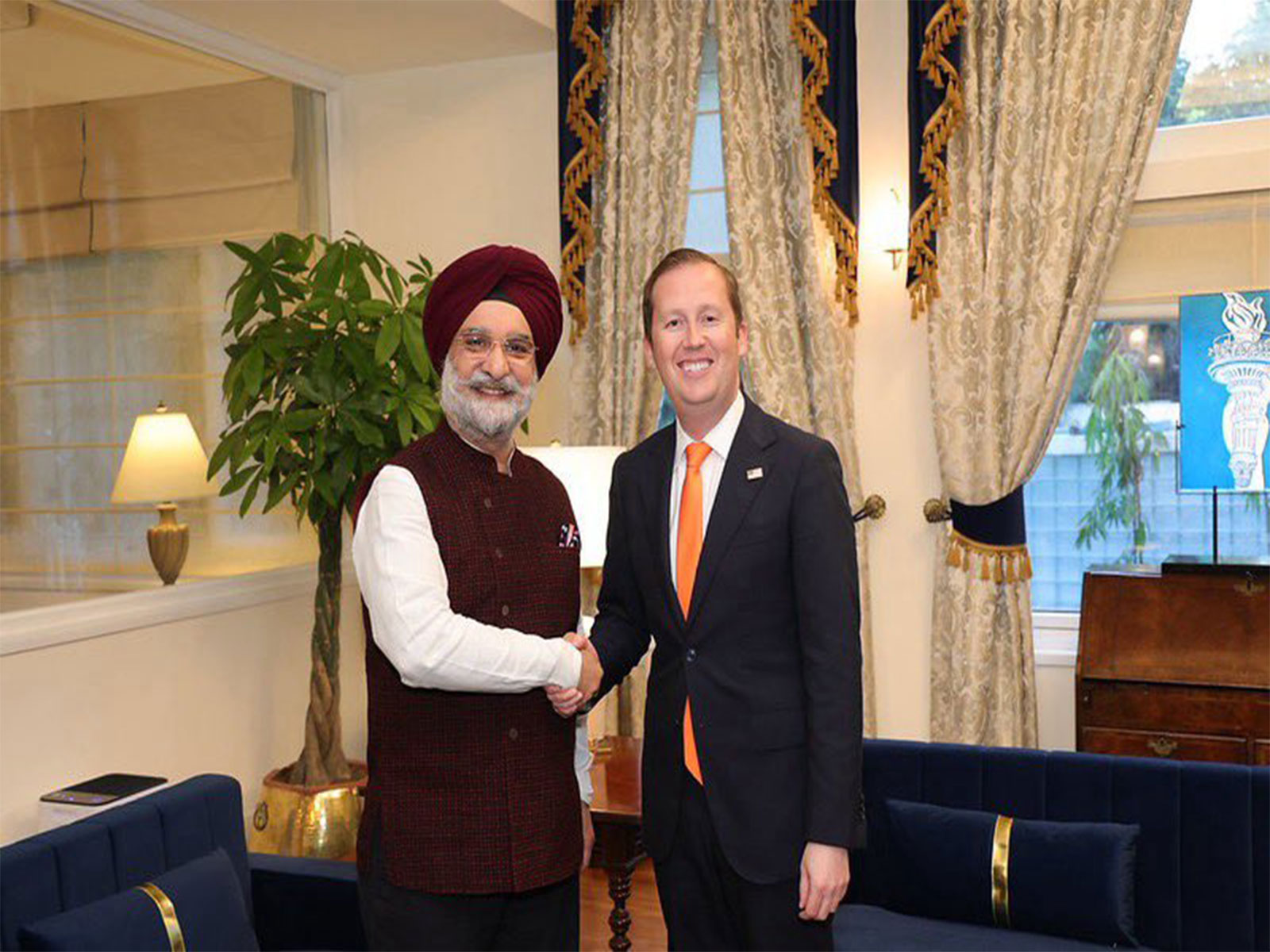 Delhi LG Taranjit Singh Sandhu with US Ambassador to India Sergio Gor (Photo/X@ SandhuTaranjitS) 
