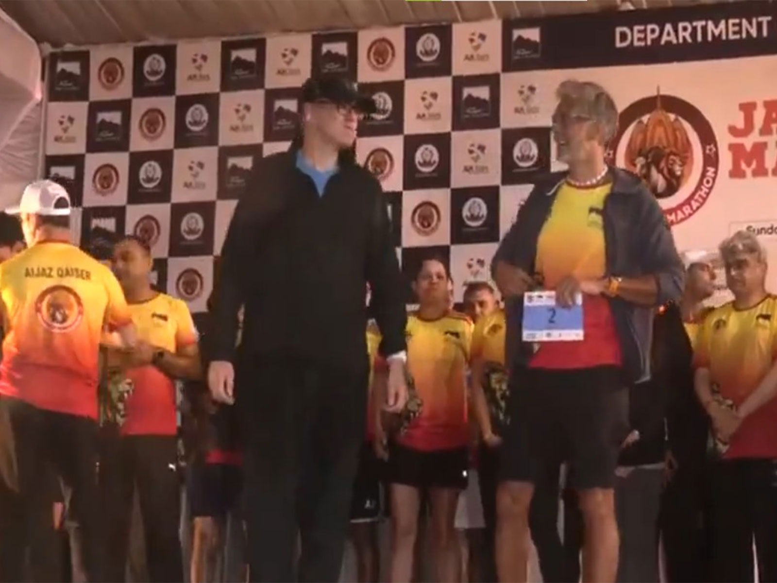 J-K: CM Omar Abdullah flags off inaugural Jammu Marathon ( Photo/ANI)