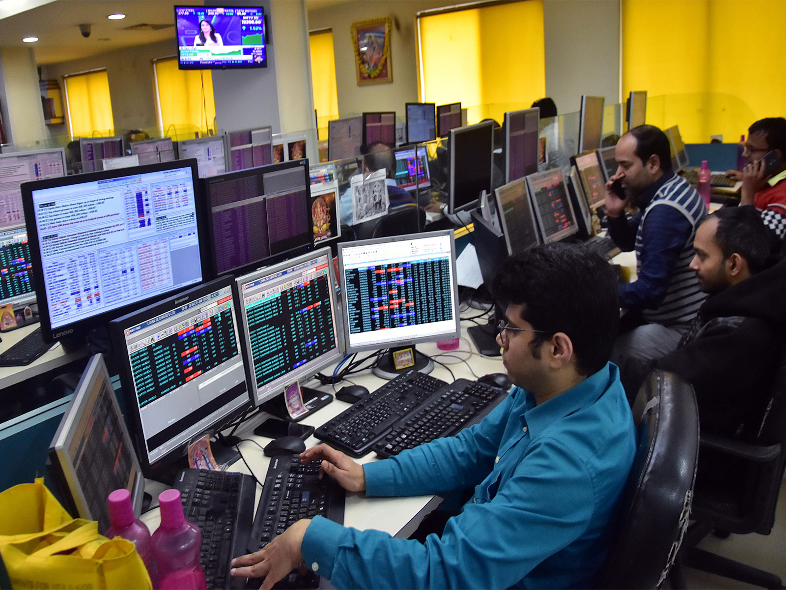 Investor executing orders in stock market (File Photo/ANI)