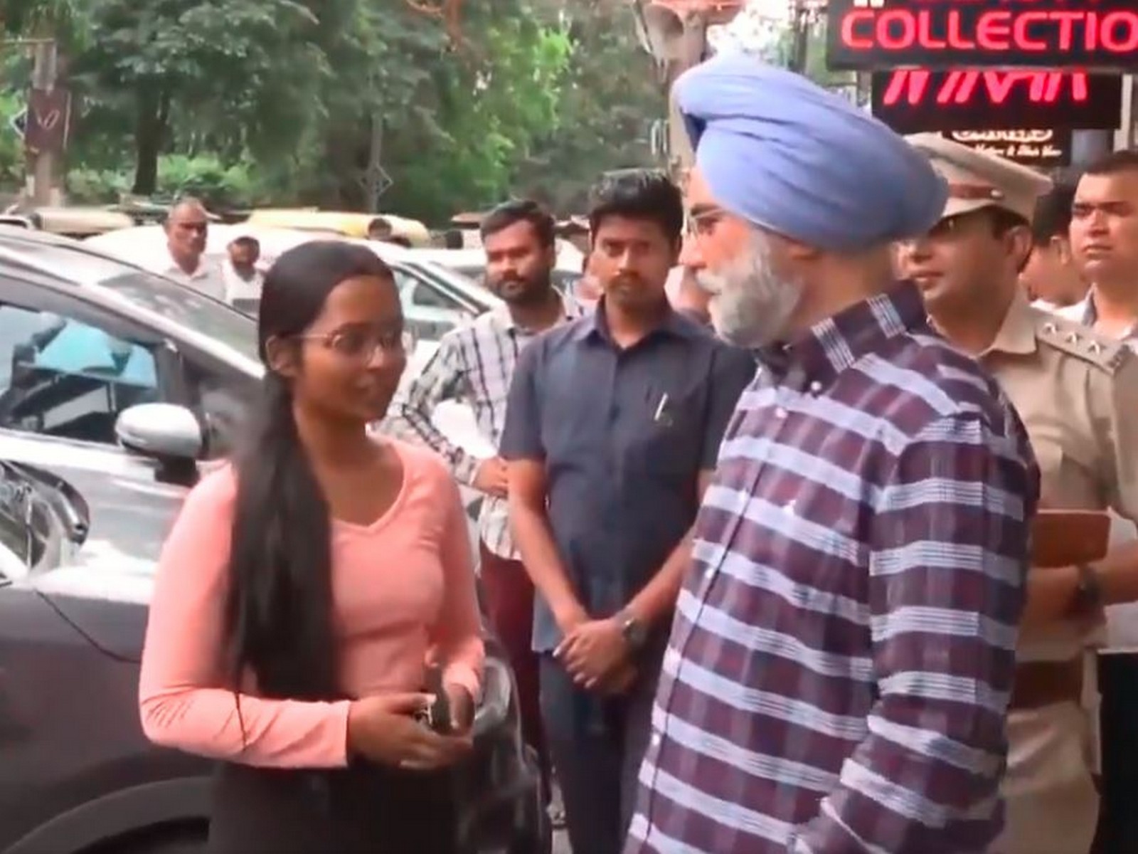 Delhi LG Taranjit Singh Sandhu visits Kamla Nagar Market (Photo/ANI) Delhi LG Taranjit Singh Sandhu visits Kamla Nagar Market (Photo/ANI)