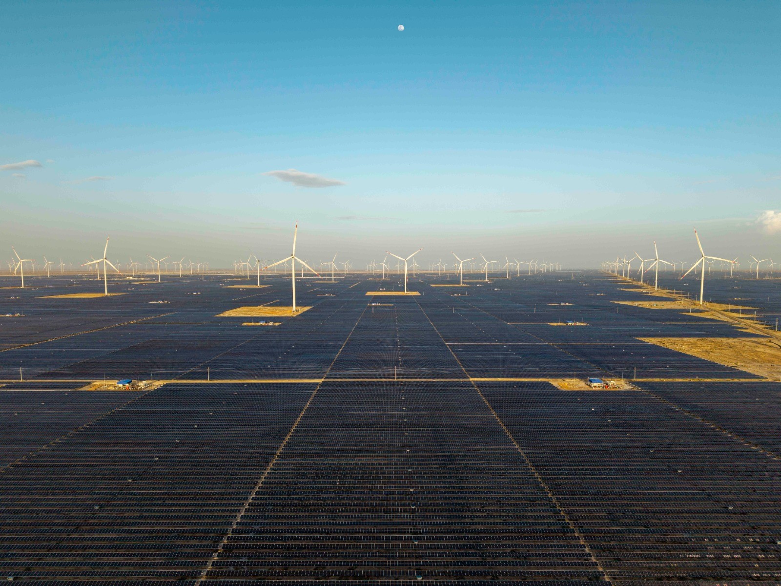 World’s largest renewable energy plant at Khavda, Gujarat (Photo/Adani)