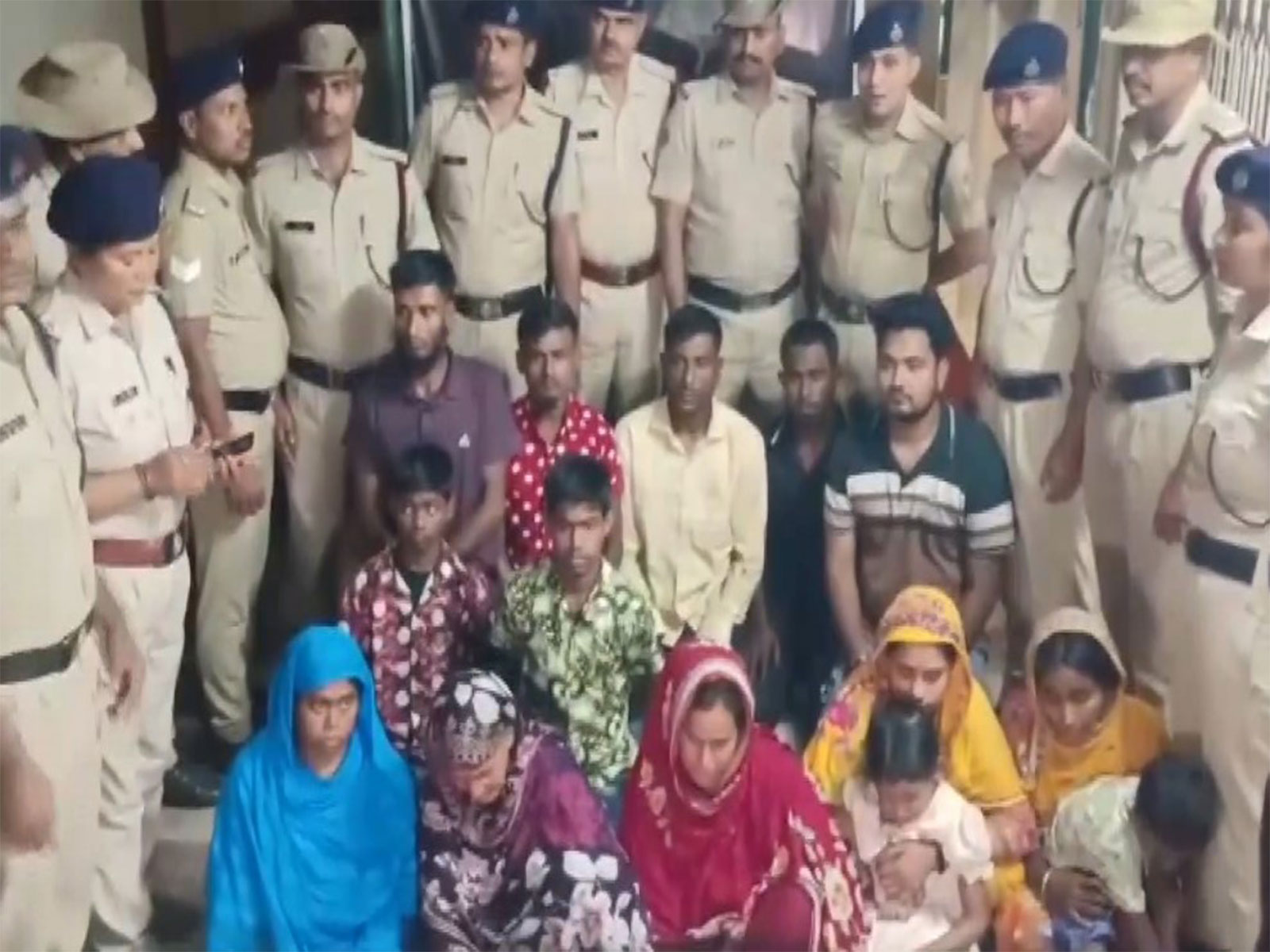 RPF apprehends 14 Bangladeshi immigrants (Photo/ANI)