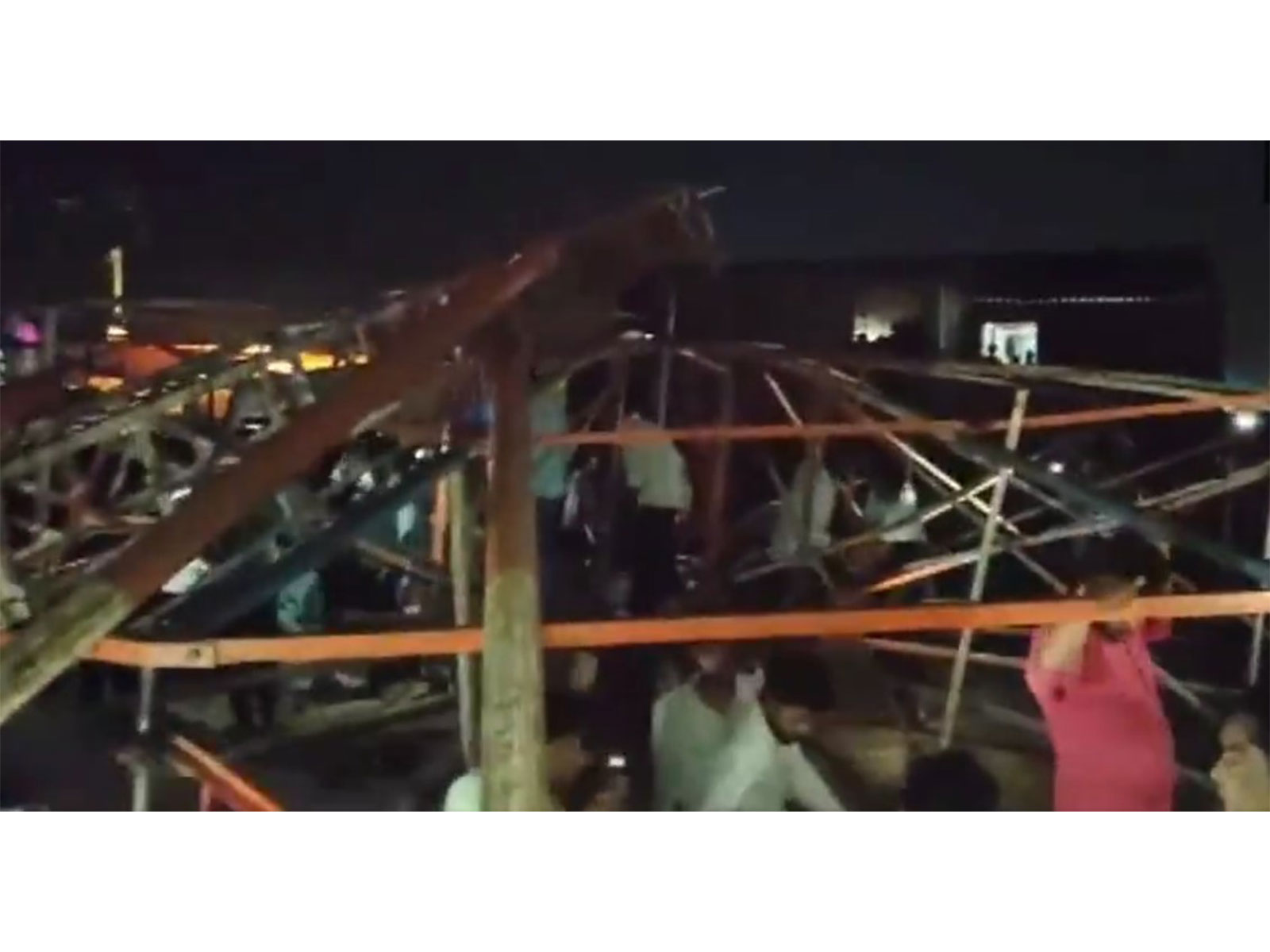 Swing ride collapse at Chait Barni Fair in Kushinagar (Photo/ANI) Swing ride collapse at Chait Barni Fair in Kushinagar (Photo/ANI)