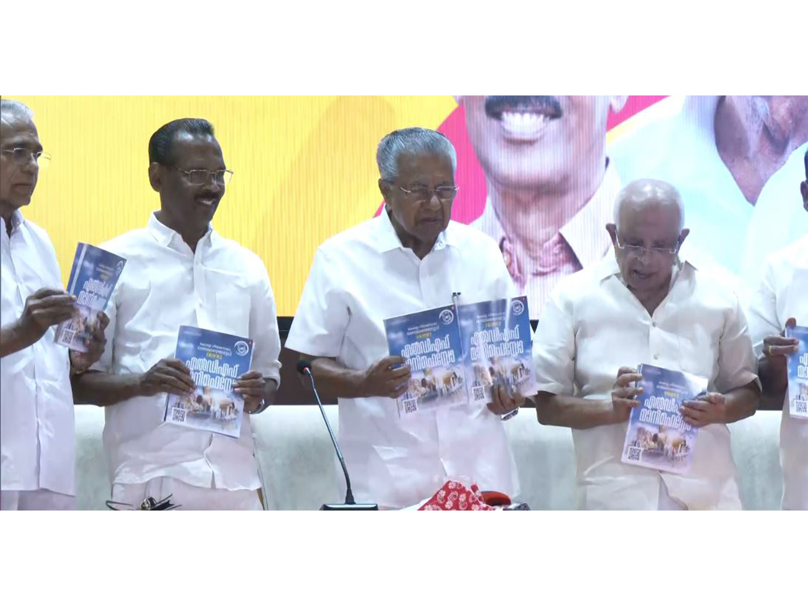 Keralam CM Pinarayi Vijayan unveils LDF's manifesto (Photo/ANI)
