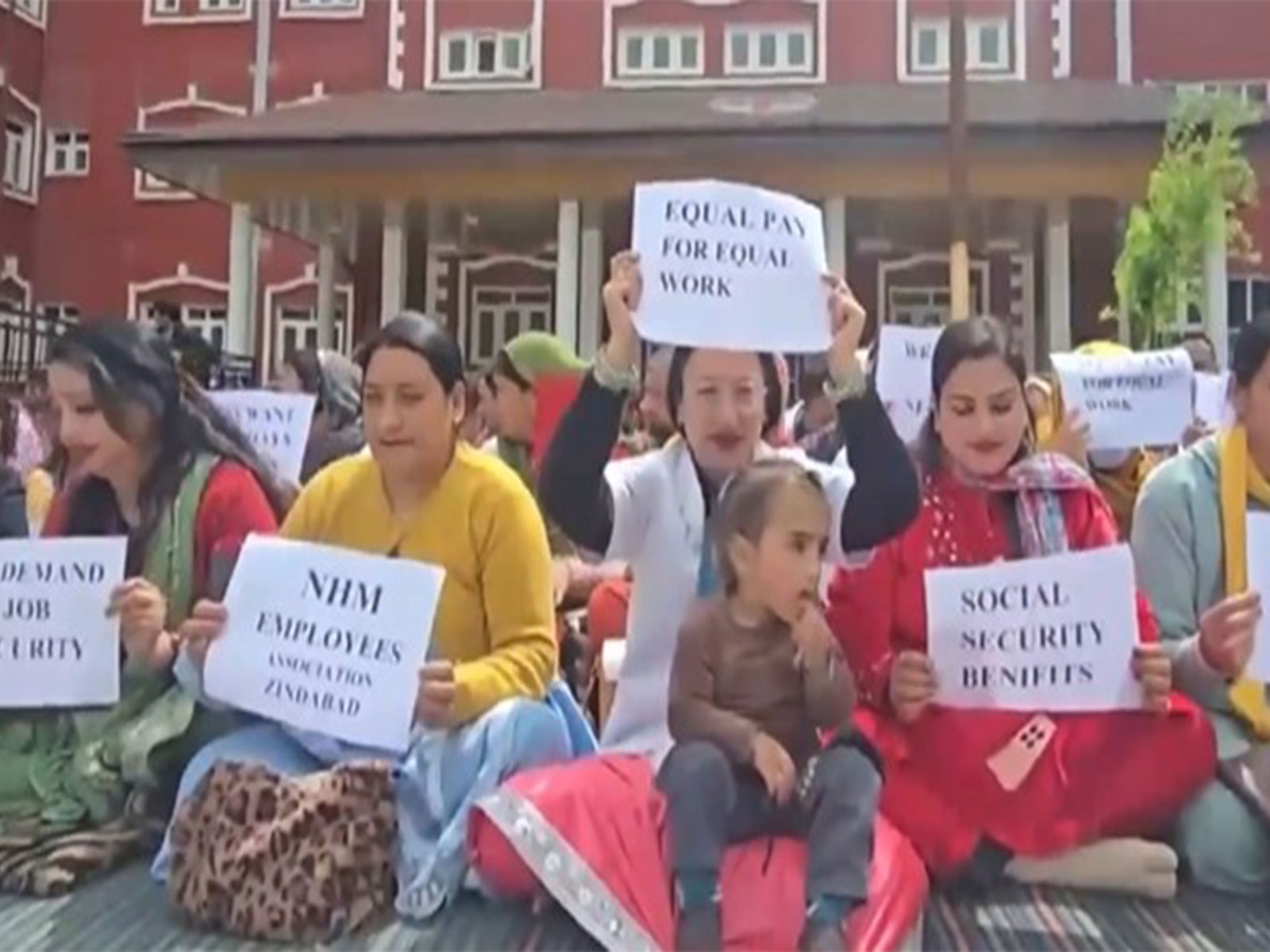 National Health Mission medical staff protesting outside Sub District Hospital Gandoh (Photo/ANI)