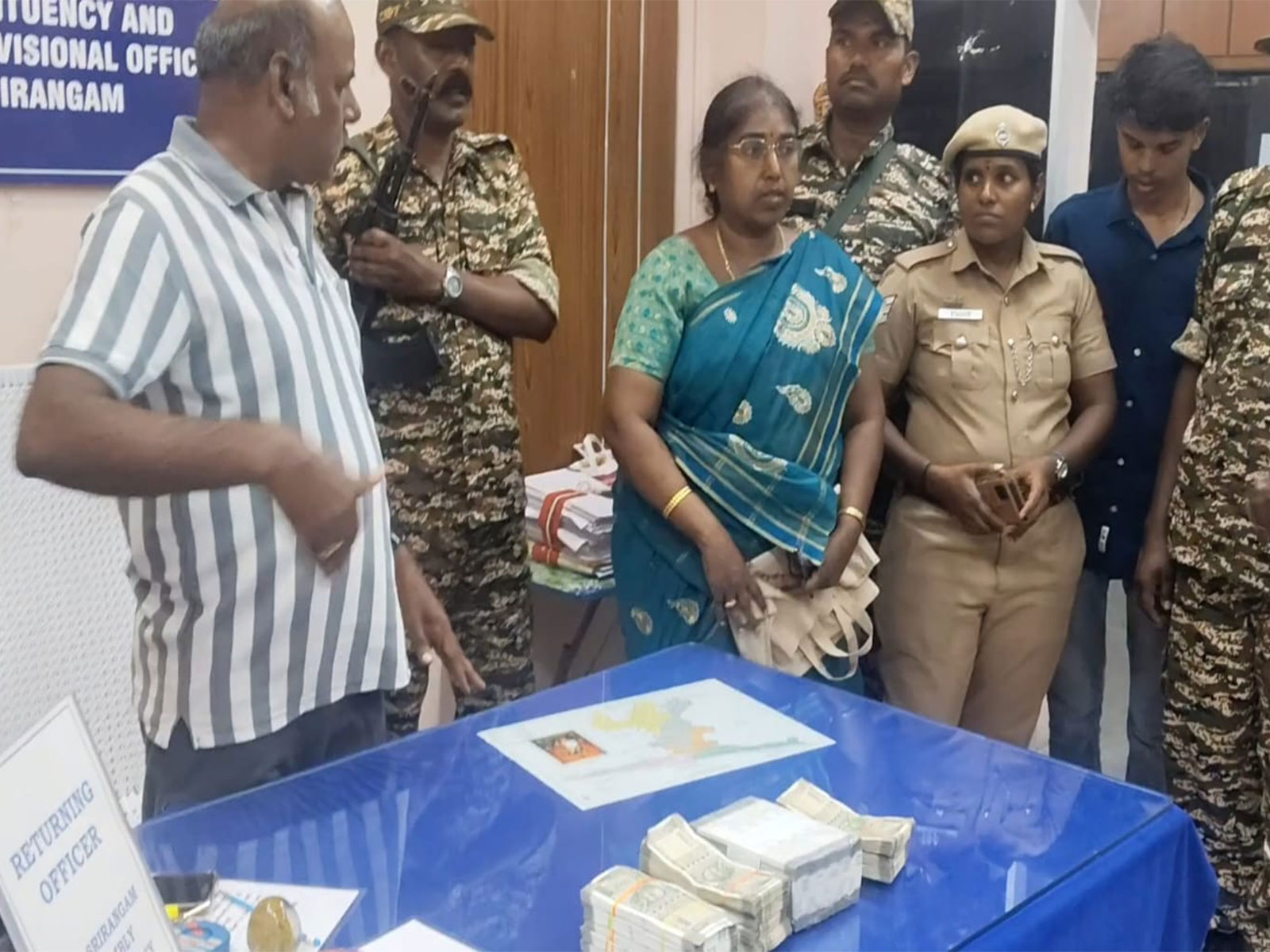 Rs 11 lakh cash seized from DMK functionary’s house in Tiruchirappalli (Photo/ANI)