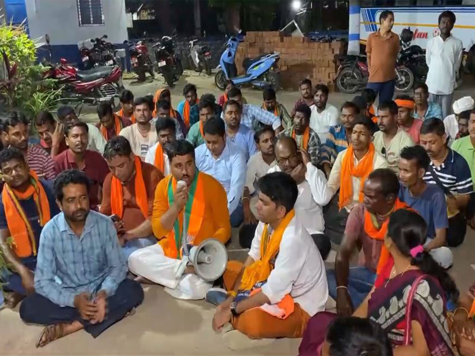 Visual from BJP workers' protest in Birbhum (Photo/ANI) Visual from BJP workers' protest in Birbhum (Photo/ANI)
