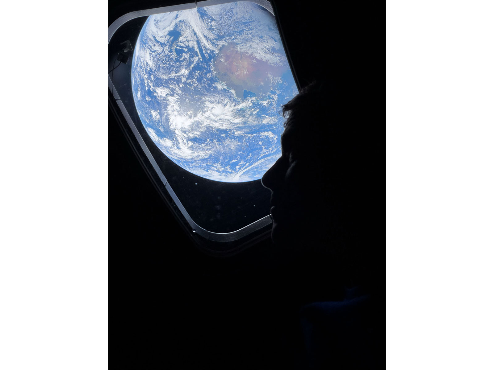 Astronaut aboard Artemis II shares view from window (Photo: X@astro_reid) Astronaut aboard Artemis II shares view from window (Photo: X@astro_reid)