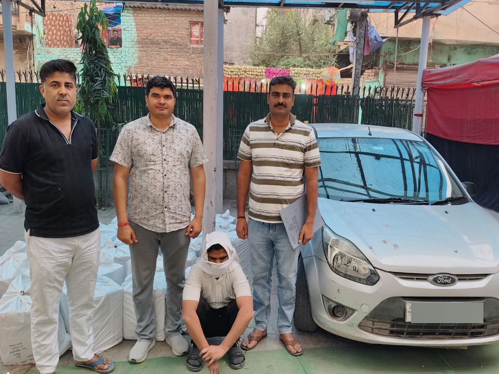 Delhi Police bust interstate illicit liquor racket in Dwarka (Photo/Delhi Police)