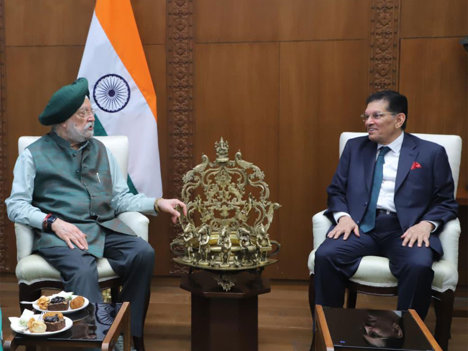 Union Minister for Petroleum and Natural Gas Hardeep Singh Puri meets Bangladesh Foreign Minister Khalilur Rahman in New Delhi. (Photo: X/@HardeepSPuri) Union Minister for Petroleum and Natural Gas Hardeep Singh Puri meets Bangladesh Foreign Minister Khalilur Rahman in New Delhi. (Photo: X/@HardeepSPuri)