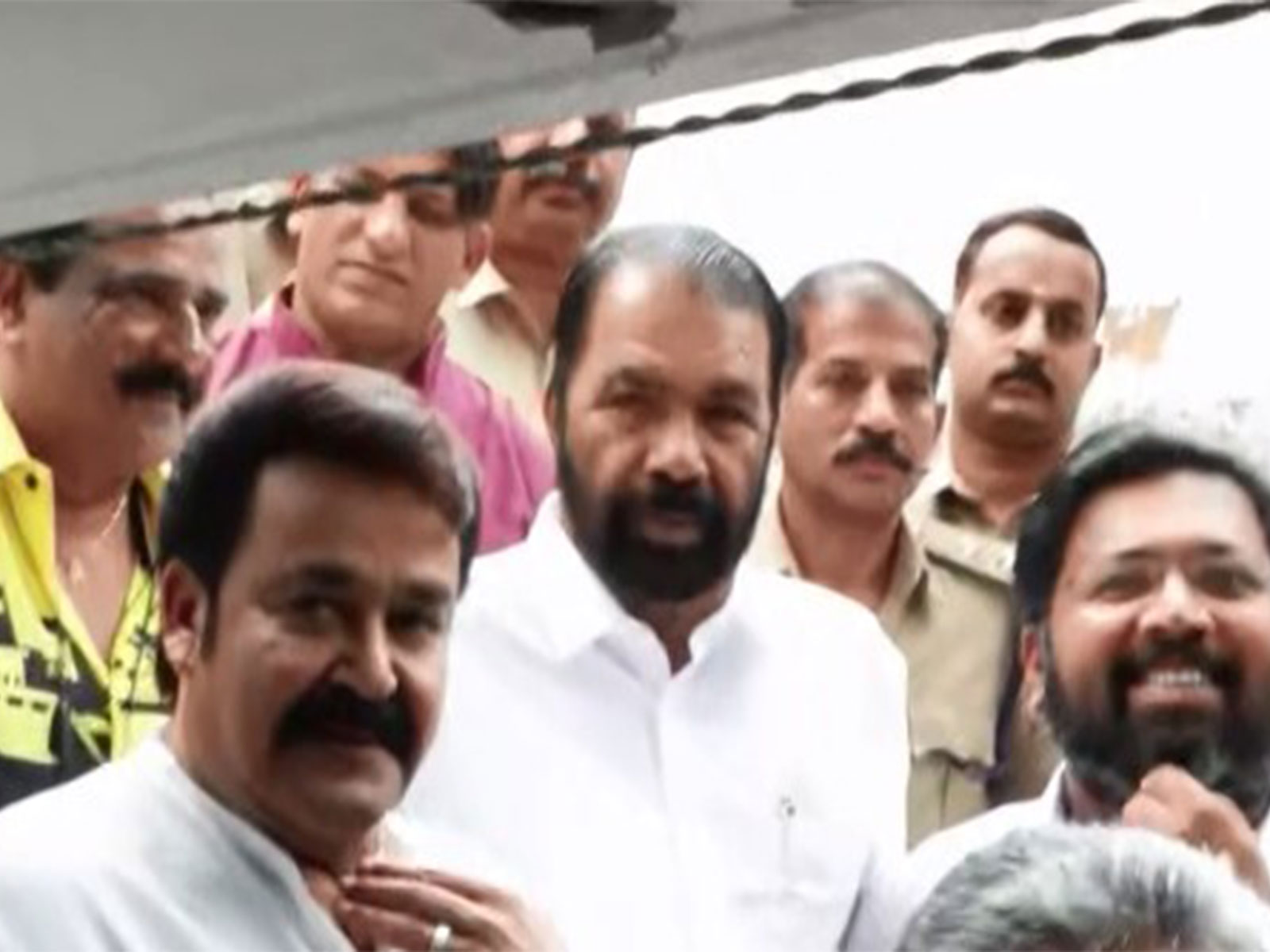 Actor Mohanlal and Keralam Minister V Sivankutty arrive to cast vote in Thiruvananthapuram (Photo/ANI)