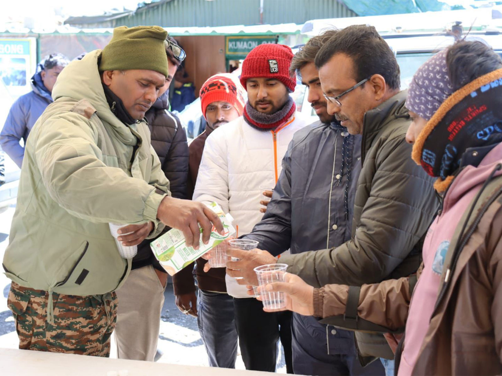 1,321 tourists, 84 locals evacuated in 48 hours by Army (Photo/ X @trishakticorps) 1,321 tourists, 84 locals evacuated in 48 hours by Army (Photo/ X @trishakticorps)